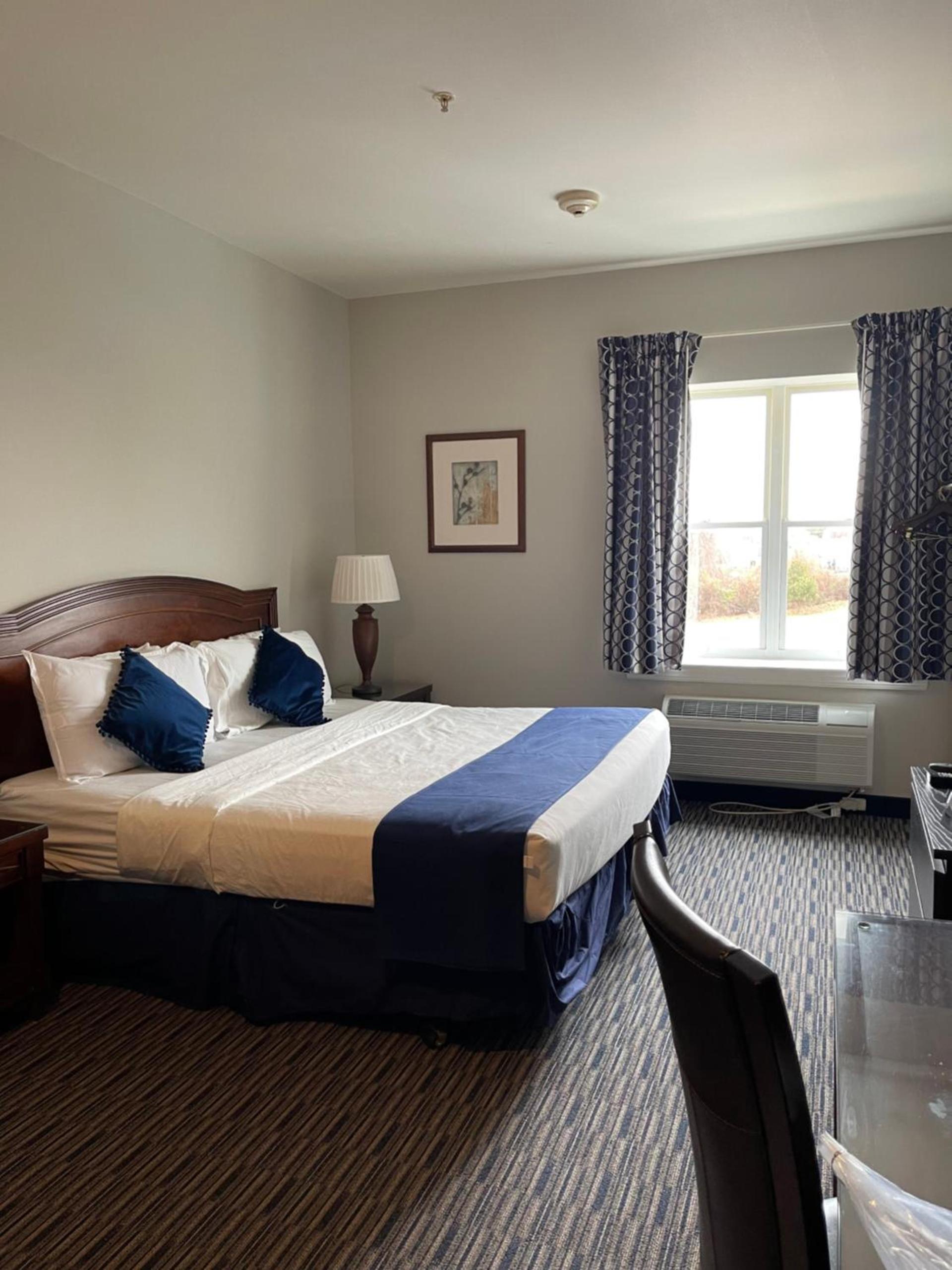 Brinton Suites photo 9