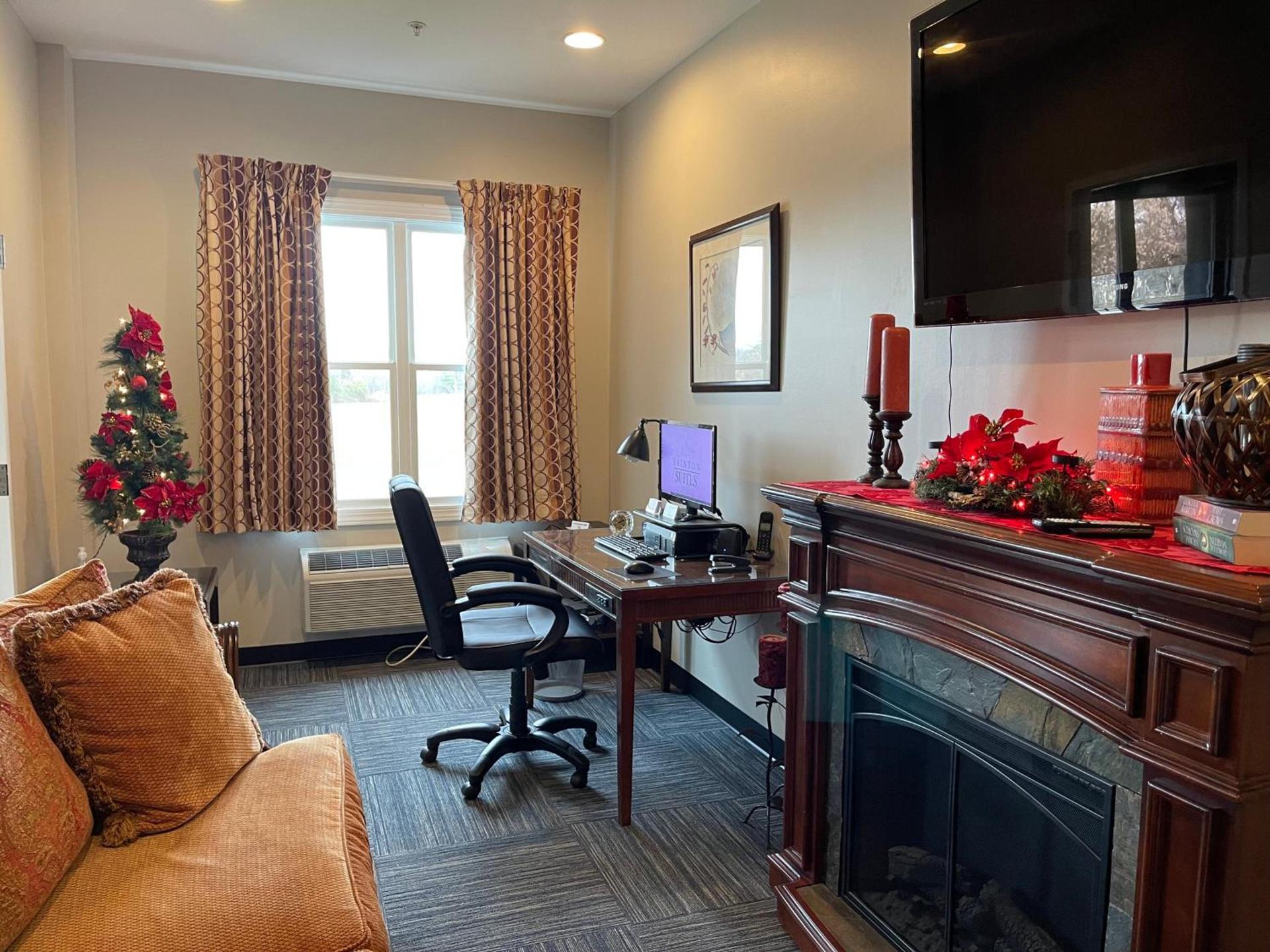 Brinton Suites photo 34