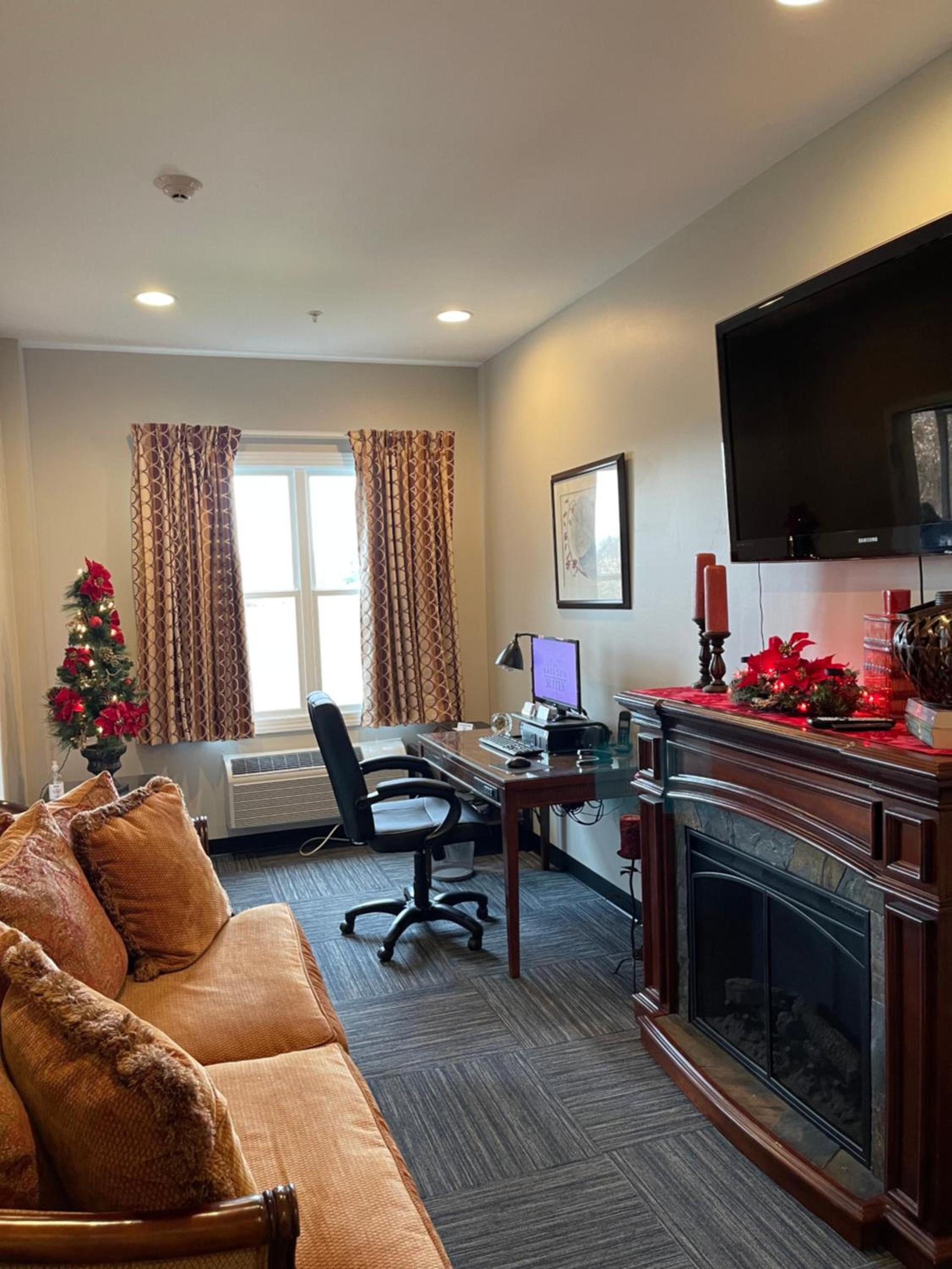 Brinton Suites photo 33