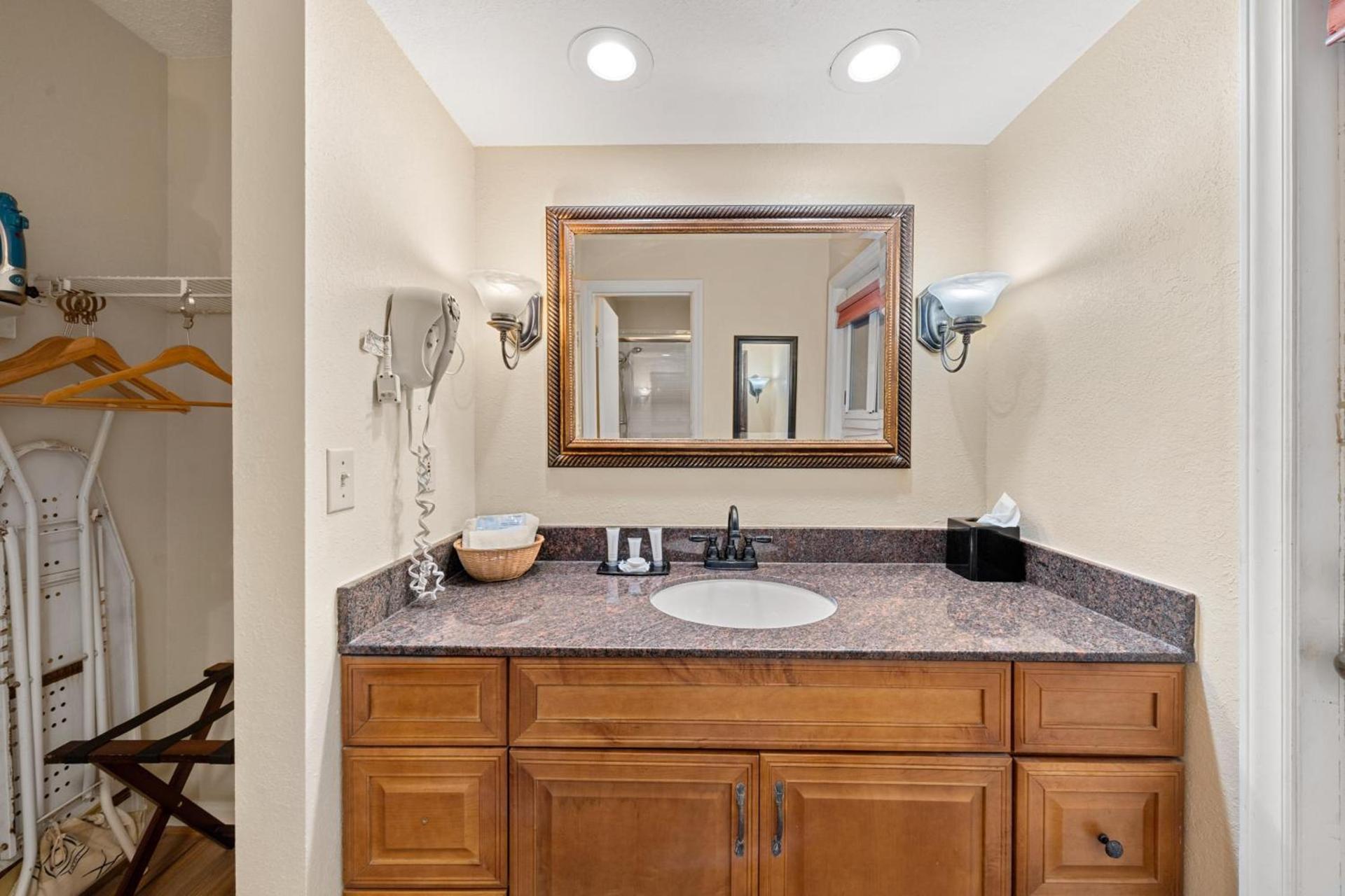 Jonathan Creek Inn and Villas photo 35