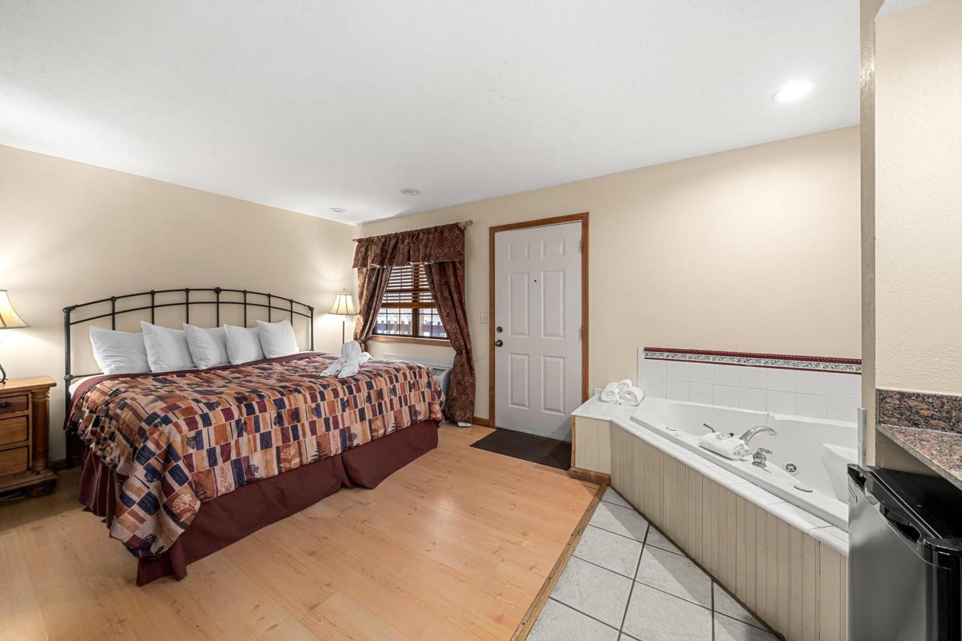 Jonathan Creek Inn and Villas photo 41