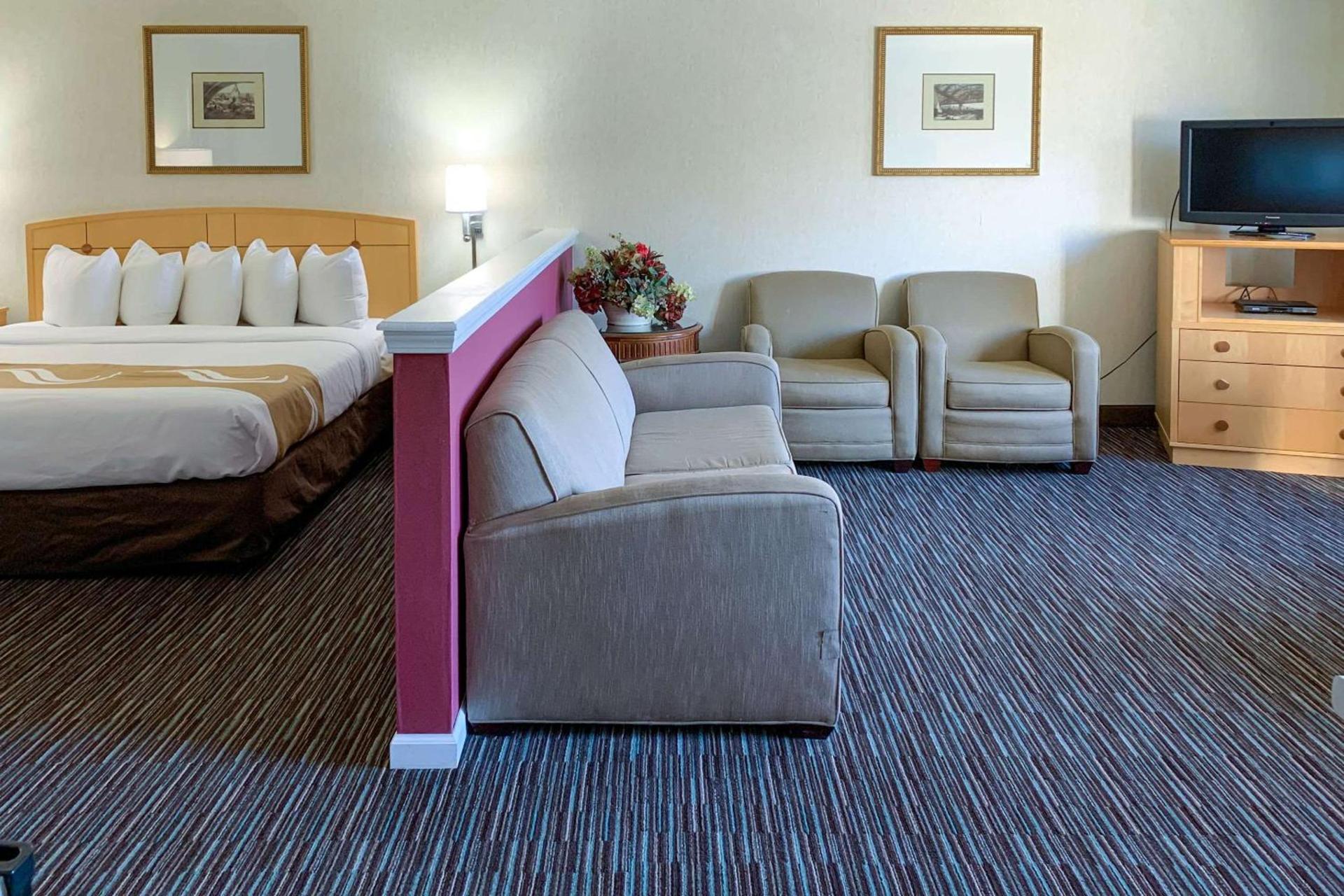 Quality Inn near Toms River Corporate Park photo 16