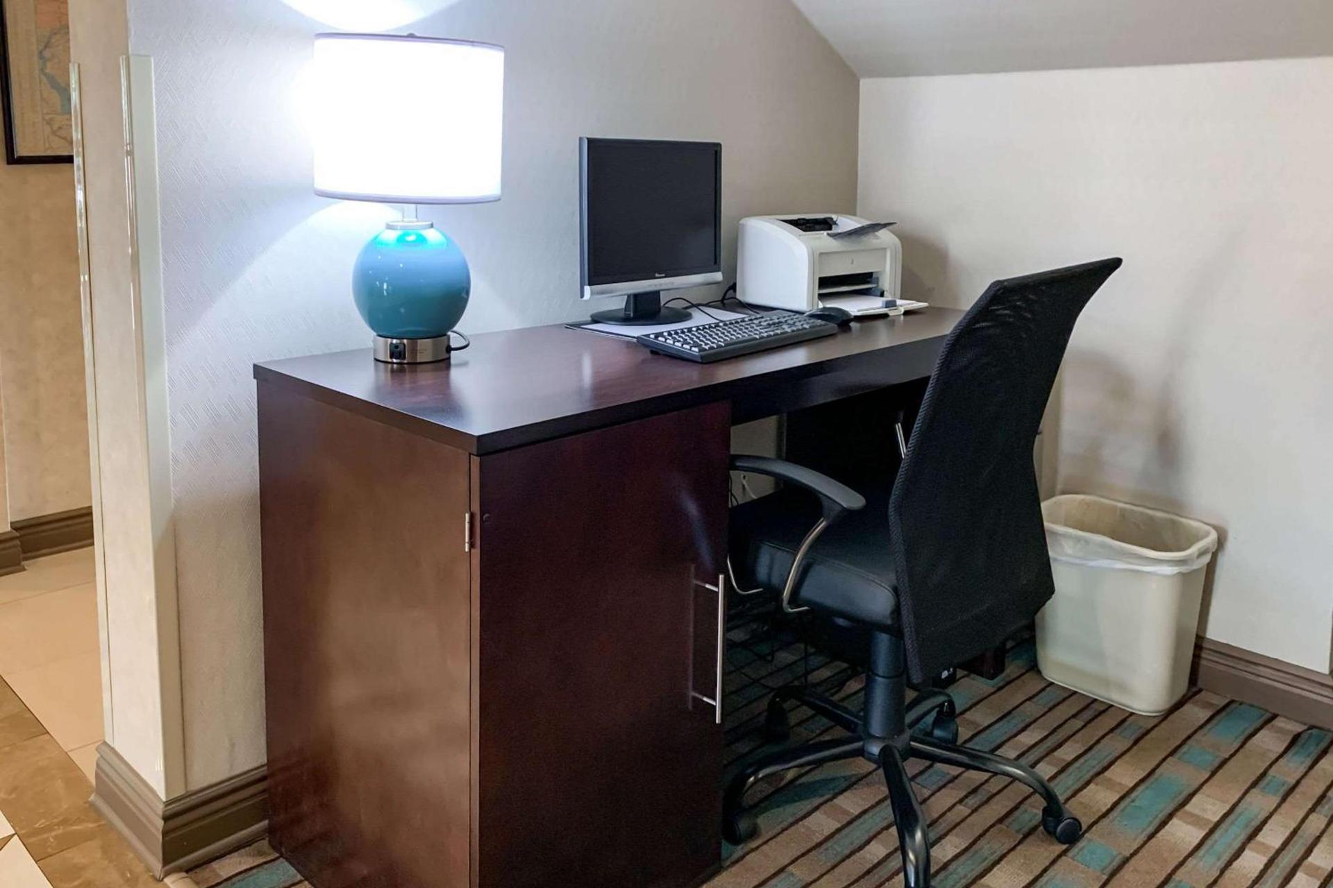 Quality Inn near Toms River Corporate Park photo 21