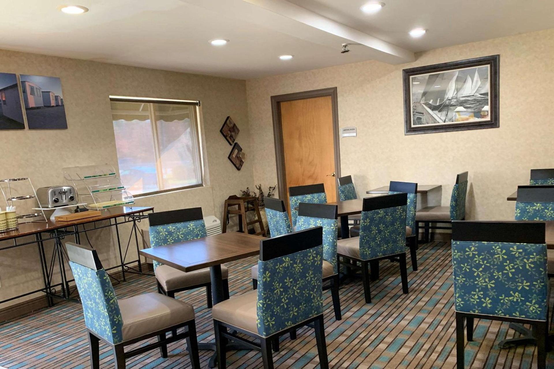 Quality Inn near Toms River Corporate Park photo 25