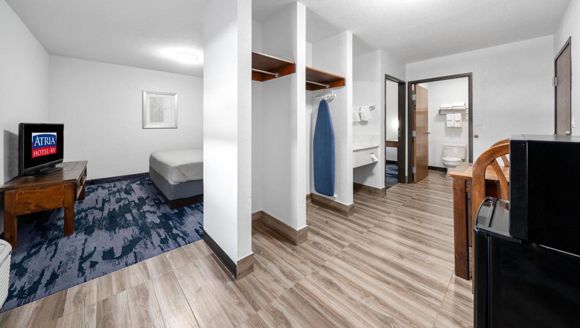 Atria Hotel and RV McGregor photo 25