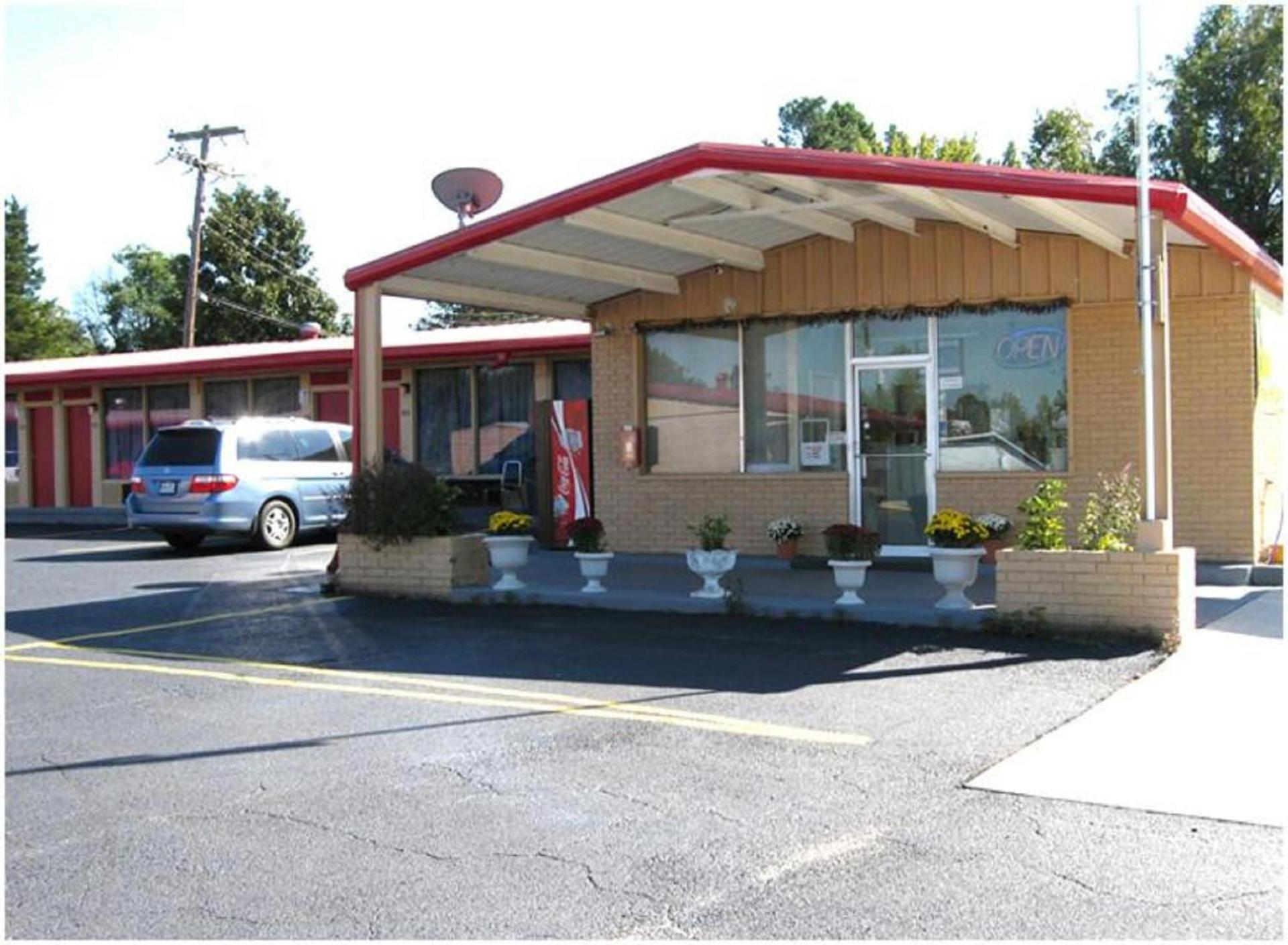 Royal Inn Linden photo 2