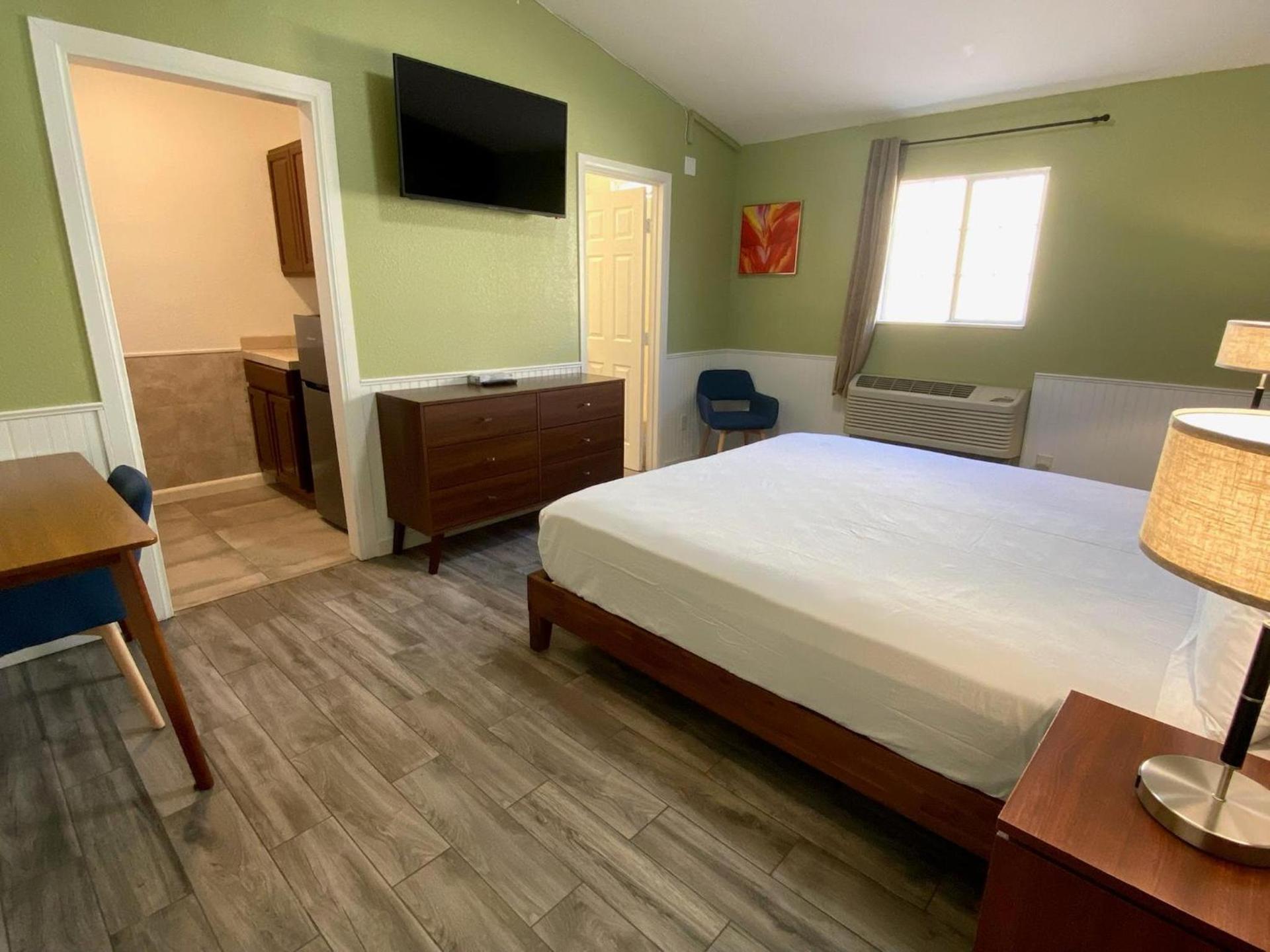 Europa Inn & Suites photo 7