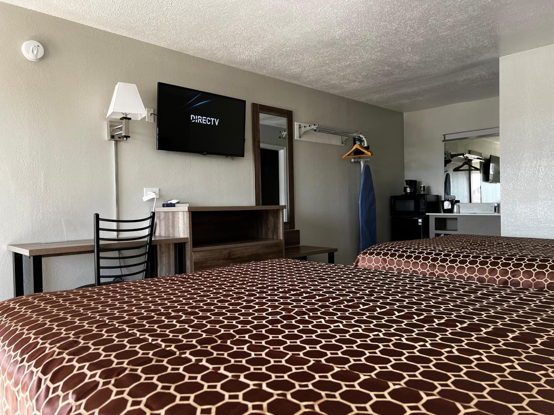 Regency Inn photo 9