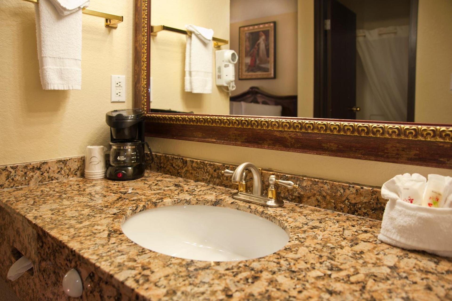 The Stone Castle Hotel & Conference Center photo 37