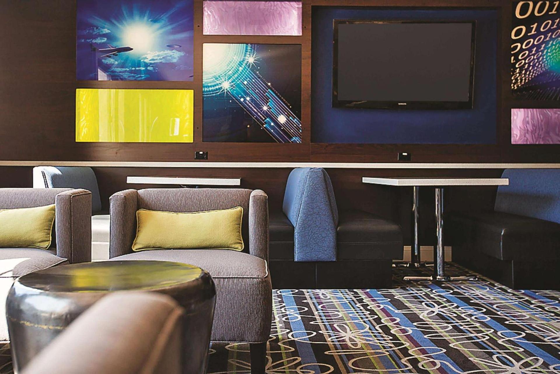 Spark by Hilton San Jose Airport photo 24