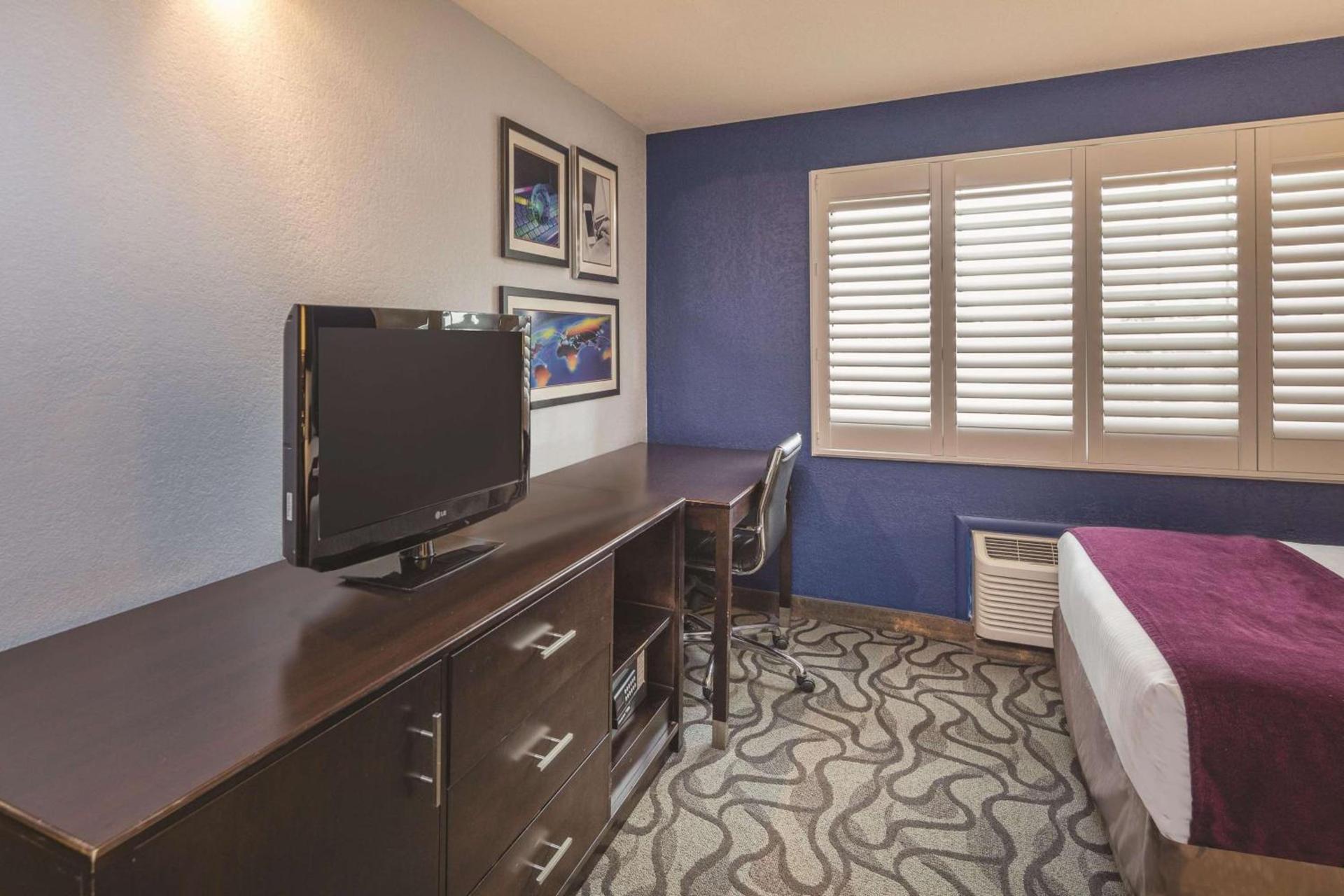 Spark by Hilton San Jose Airport photo 22
