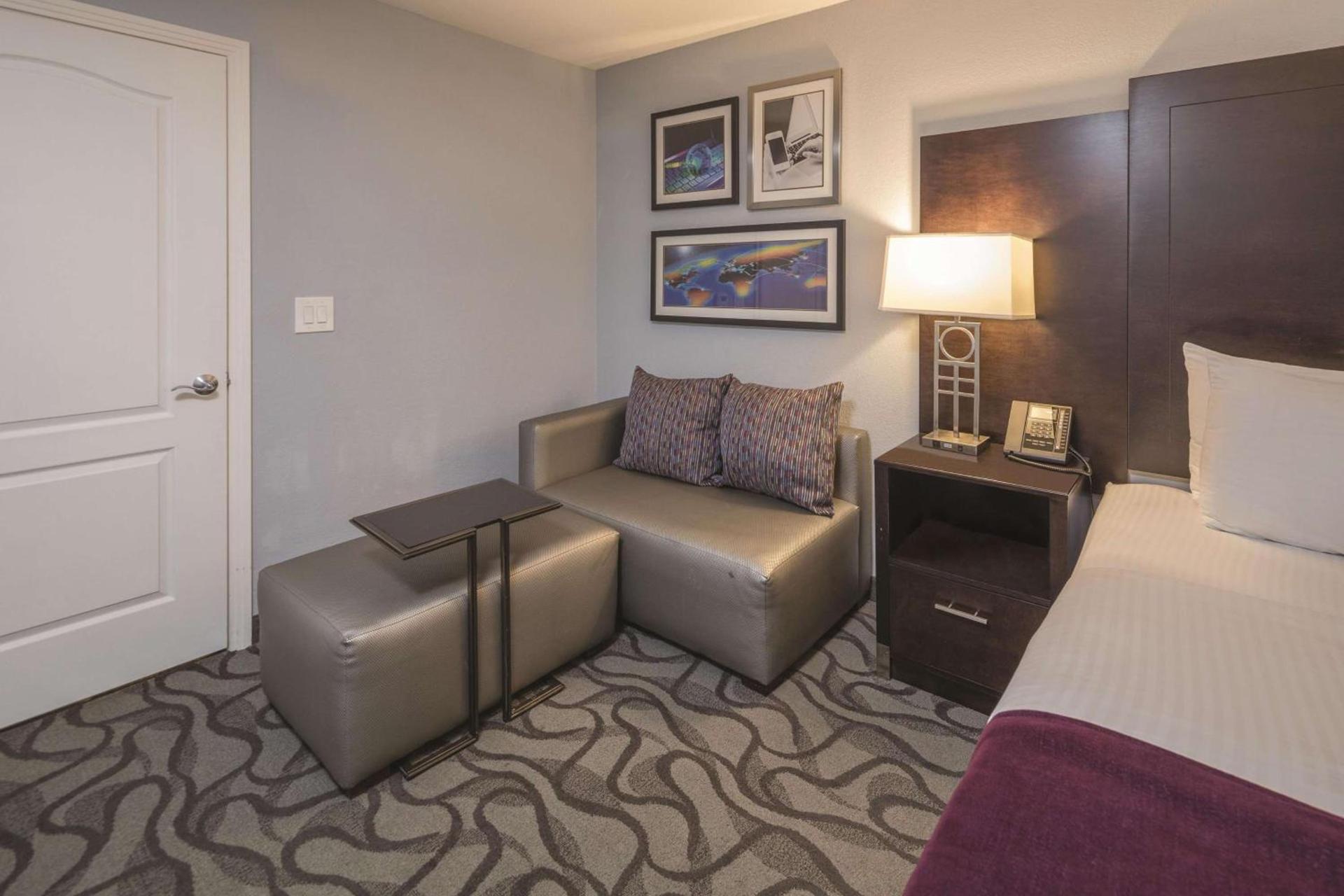 Spark by Hilton San Jose Airport photo 39