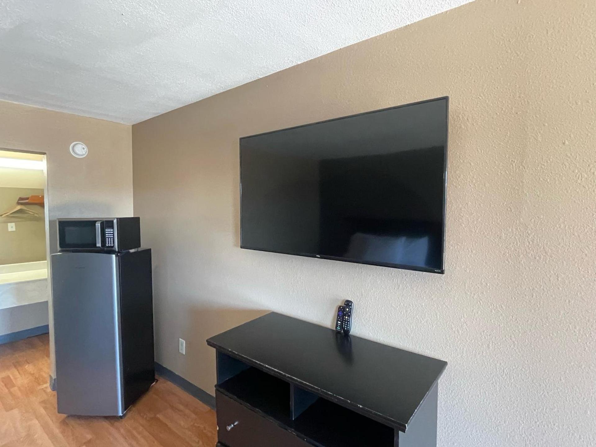Best Budget Inn photo 9