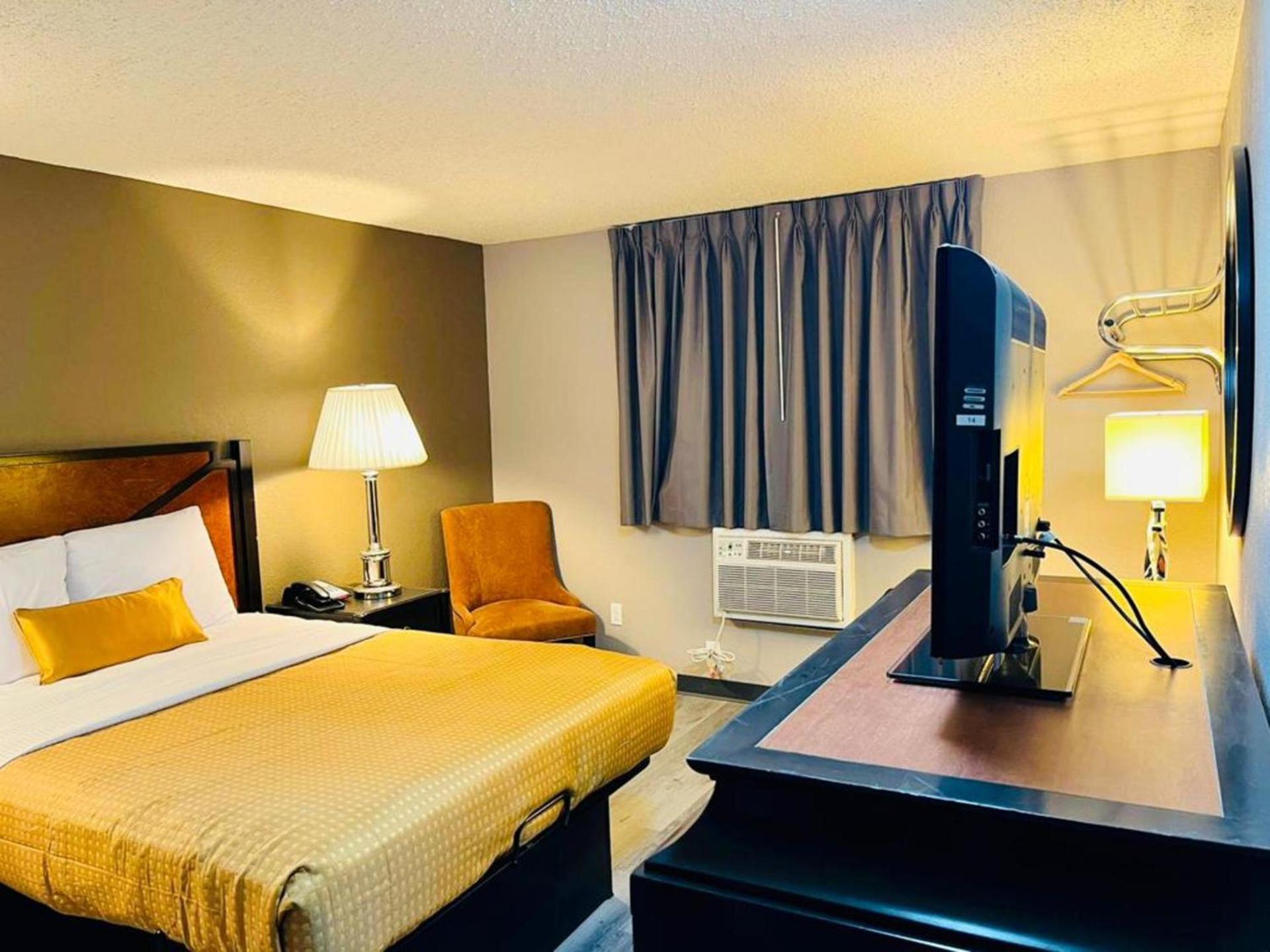 Super 8 by Wyndham Benton Harbor St Joseph photo 15