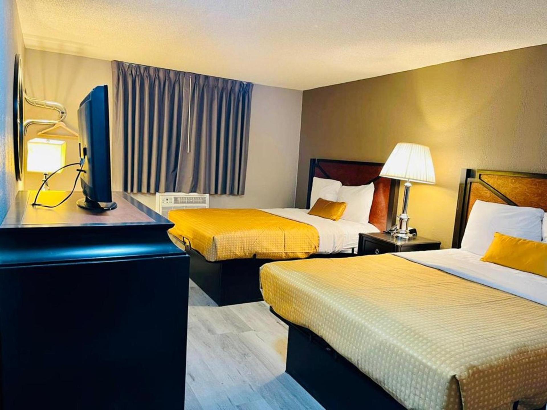 Super 8 by Wyndham Benton Harbor St Joseph photo 21