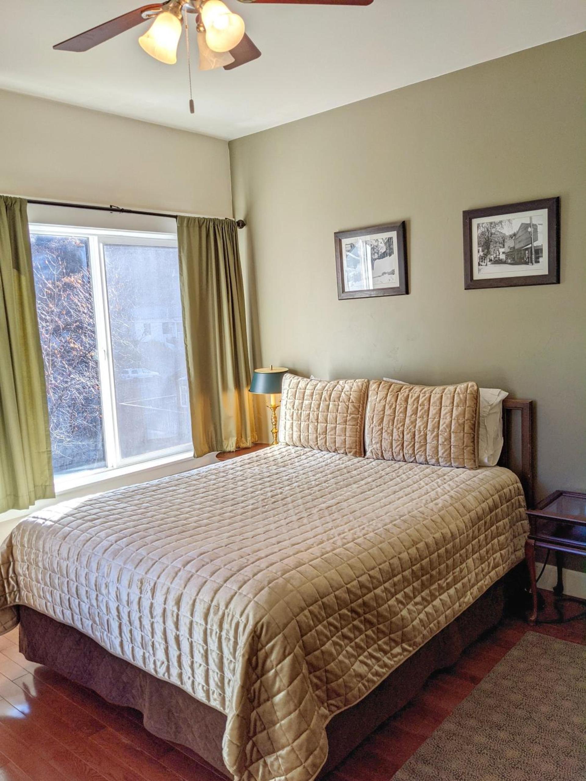 Carriage House Inn photo 3