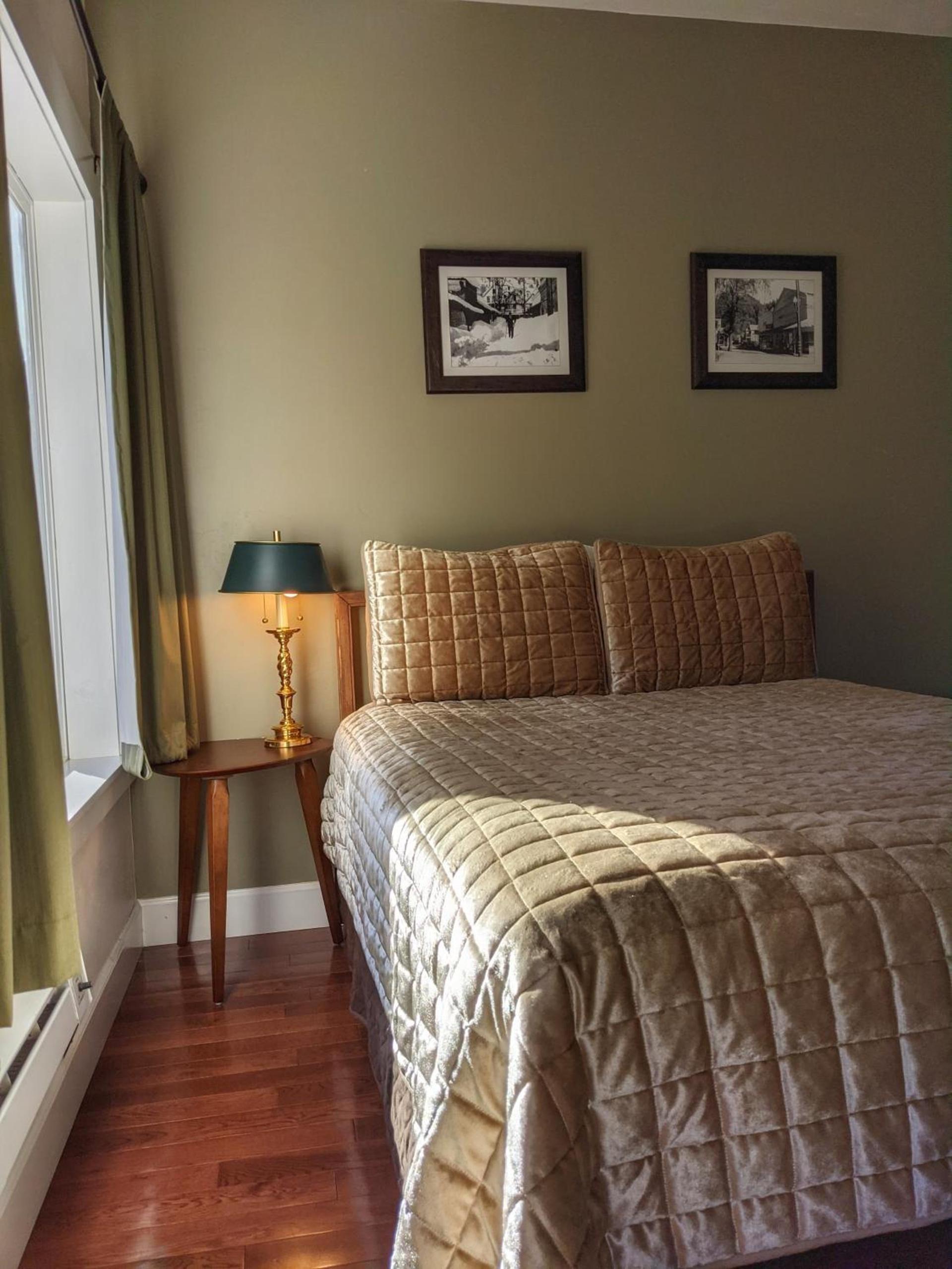Carriage House Inn photo 5