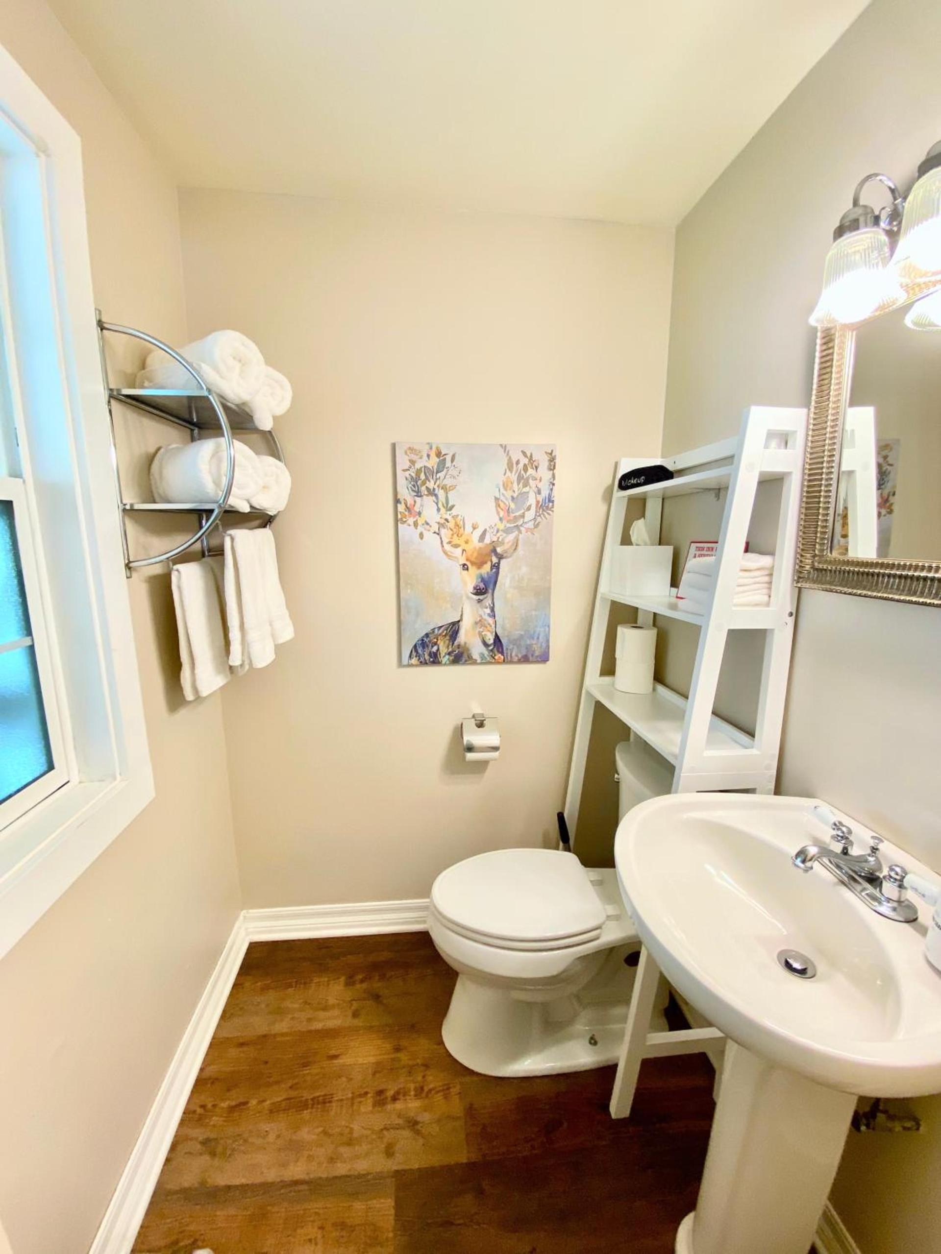 Carriage House Inn photo 32