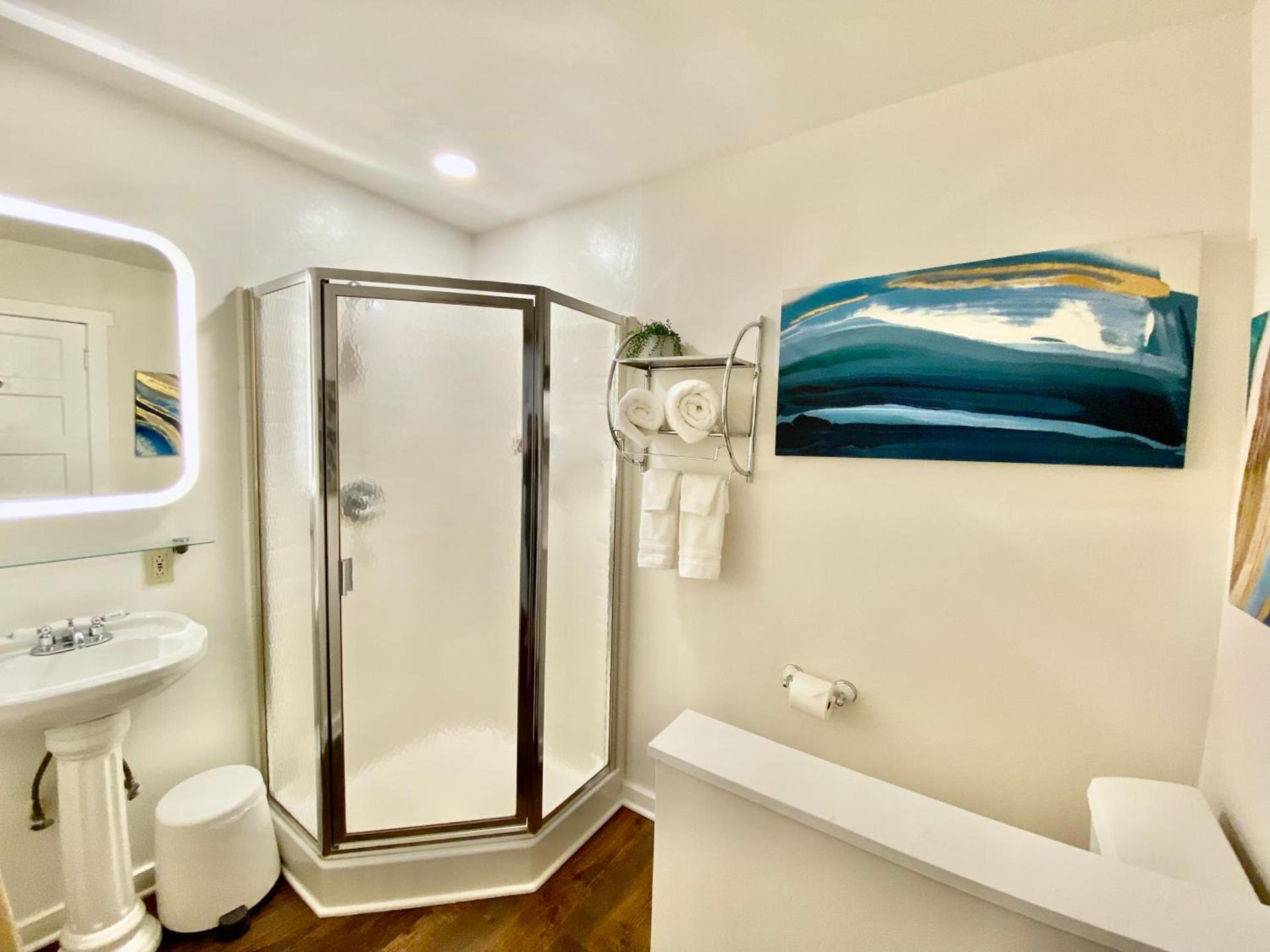 Carriage House Inn photo 36