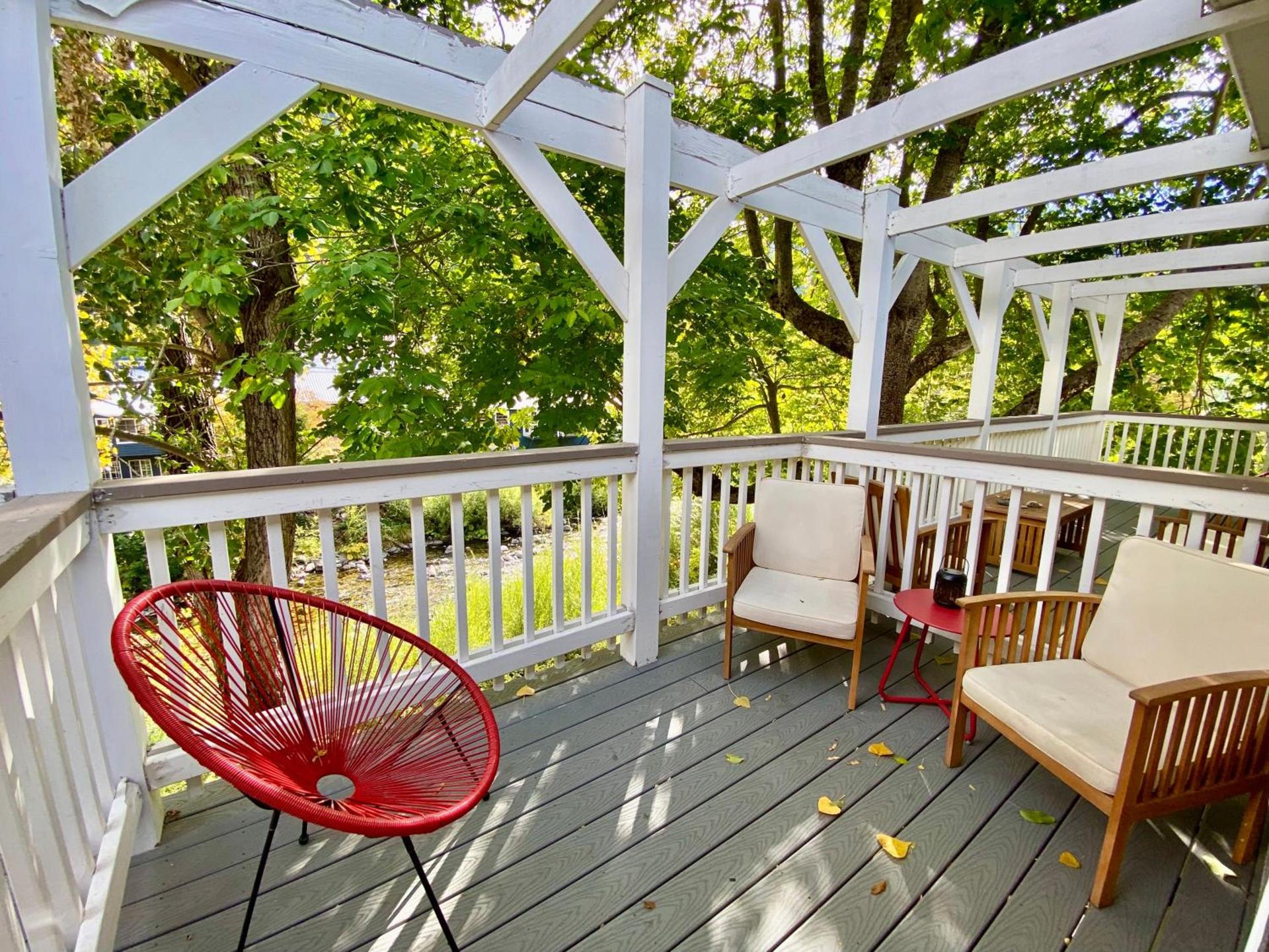 Carriage House Inn photo 39