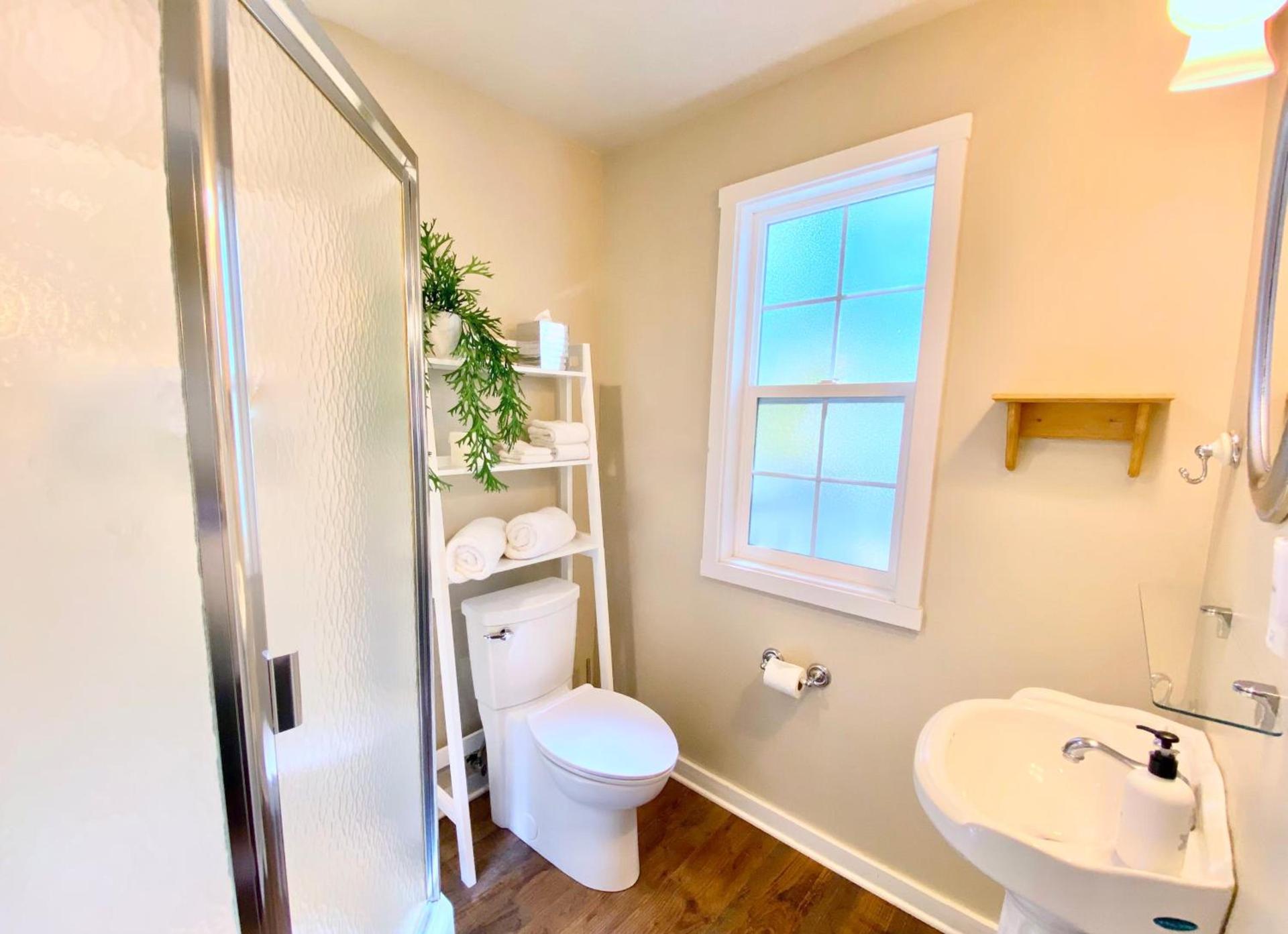 Carriage House Inn photo 41