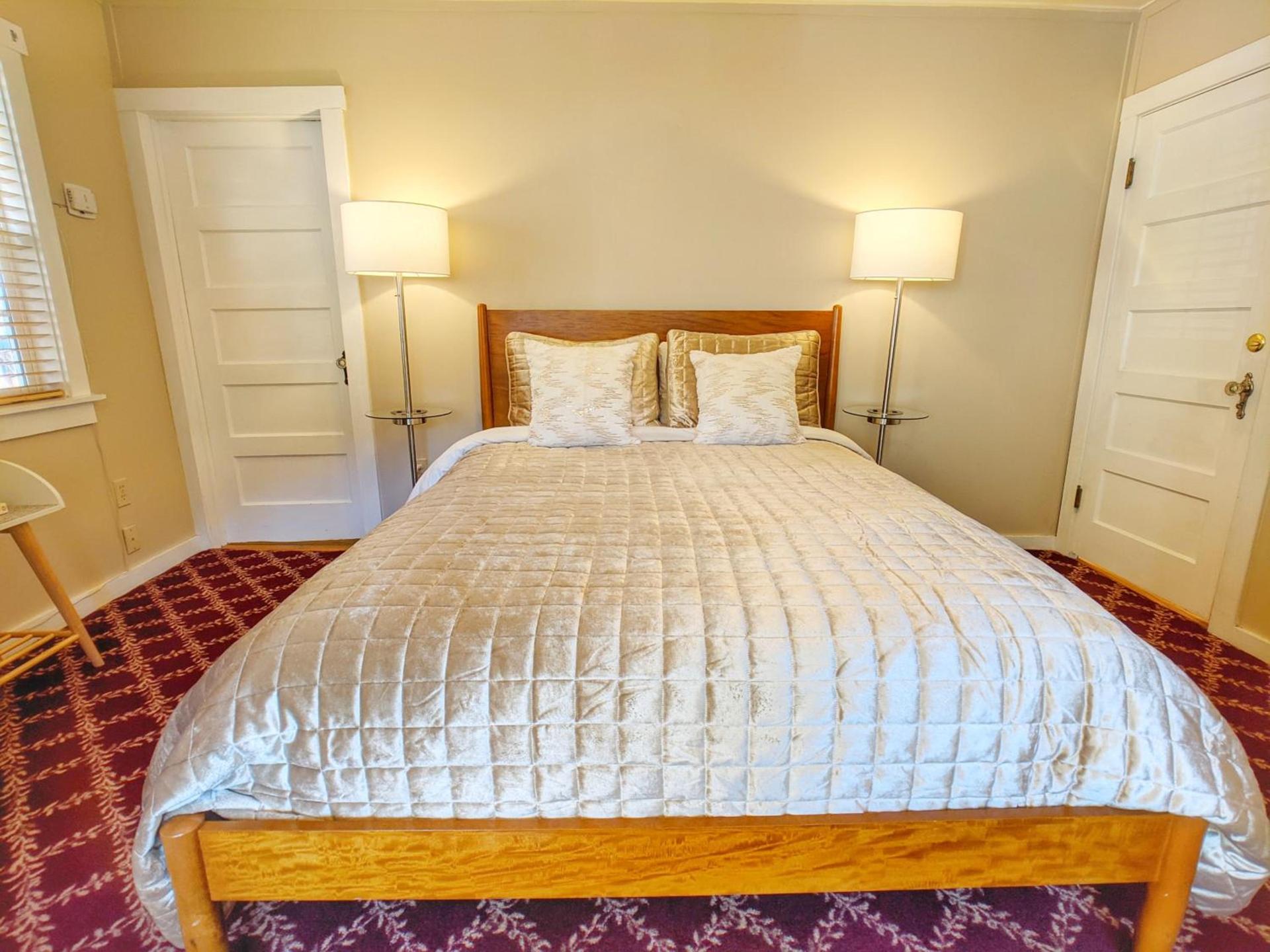 Carriage House Inn photo 45