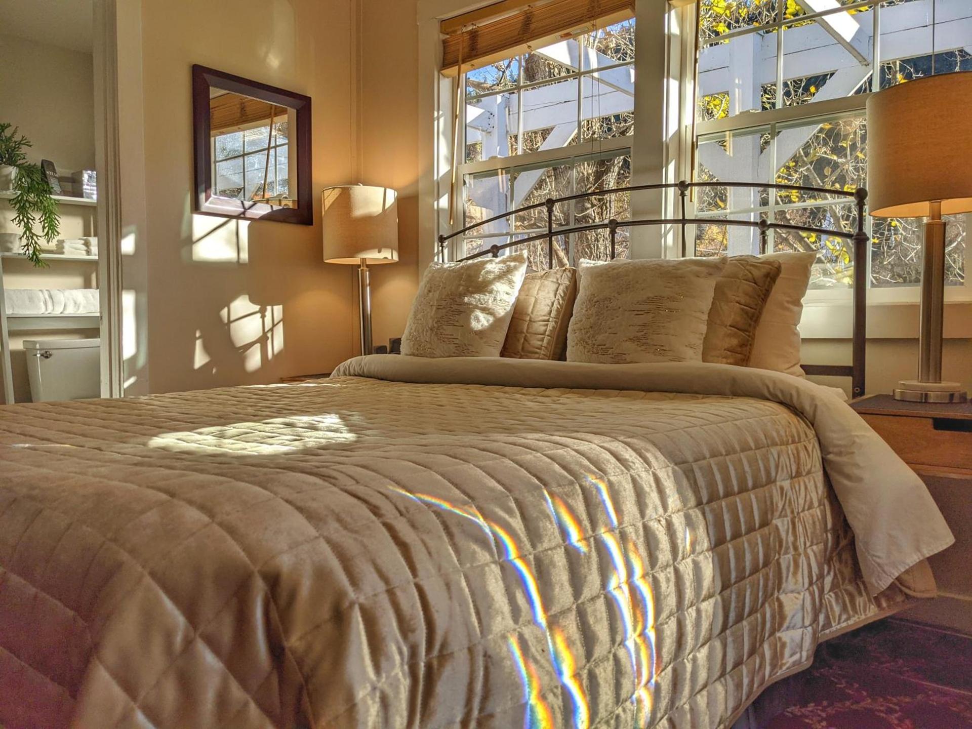 Carriage House Inn photo 46