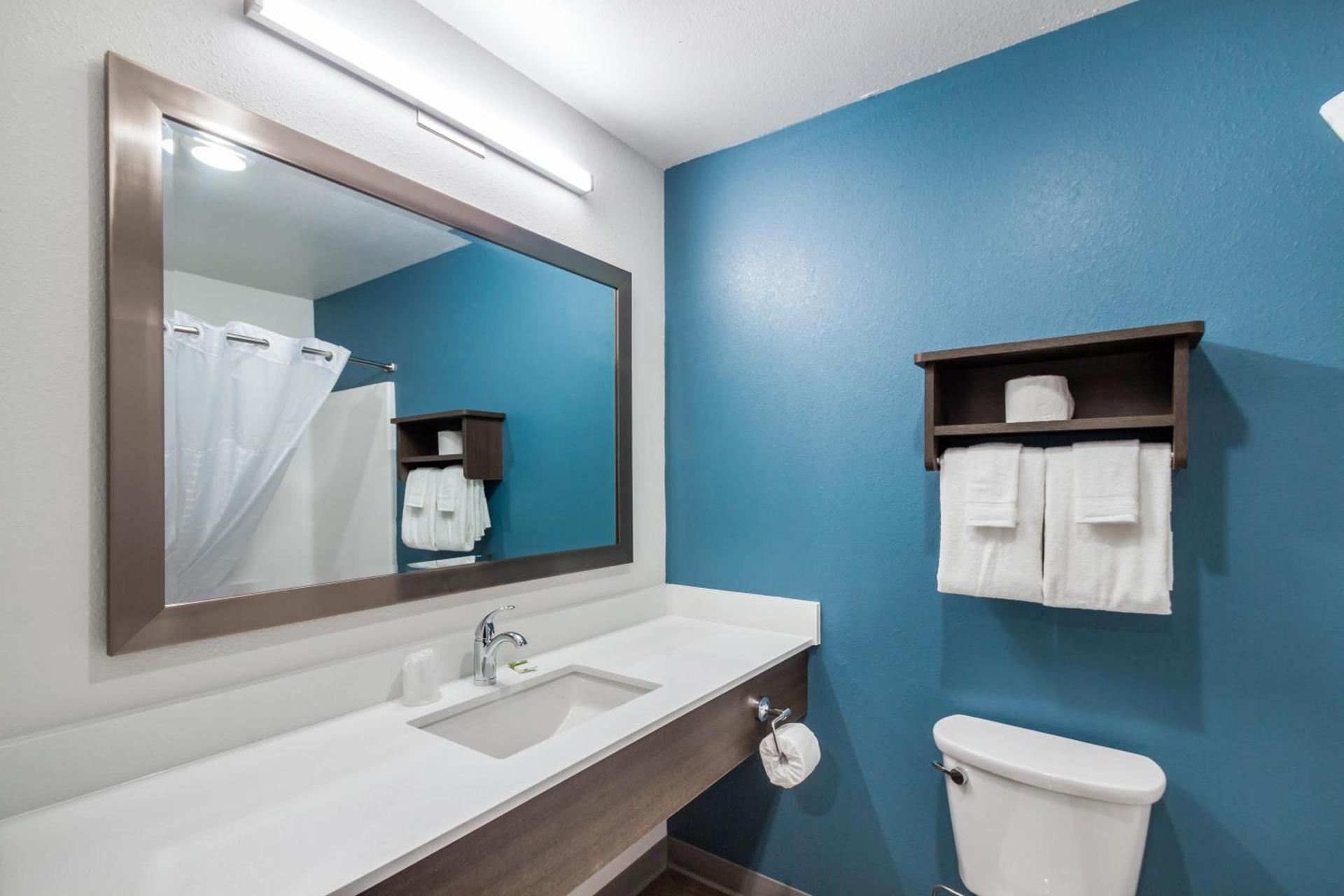 WoodSpring Suites Bakersfield East photo 17