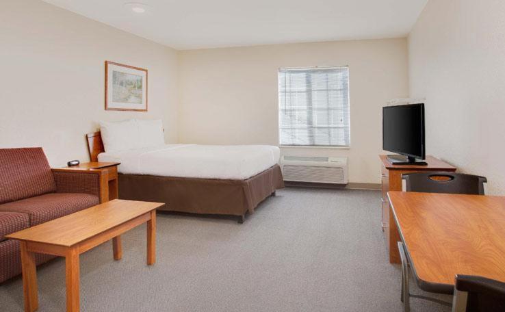 WoodSpring Suites Champaign near University photo 17