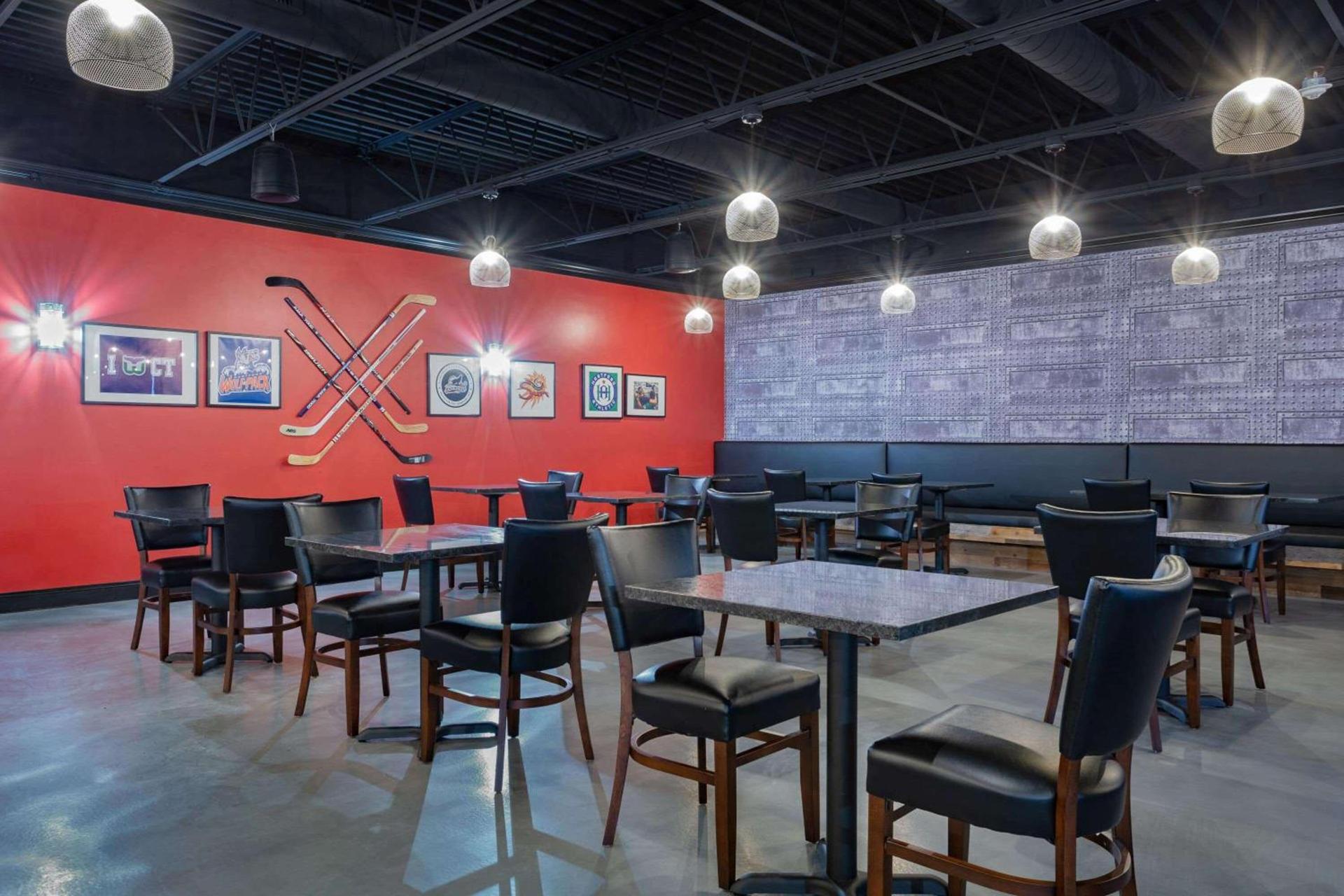 Ramada by Wyndham Hartford North - Bradley Airport photo 21