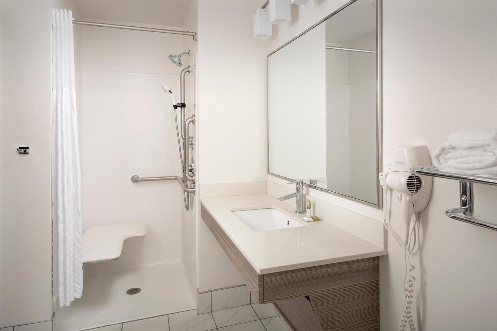 WoodSpring Suites Seattle Redmond photo 13