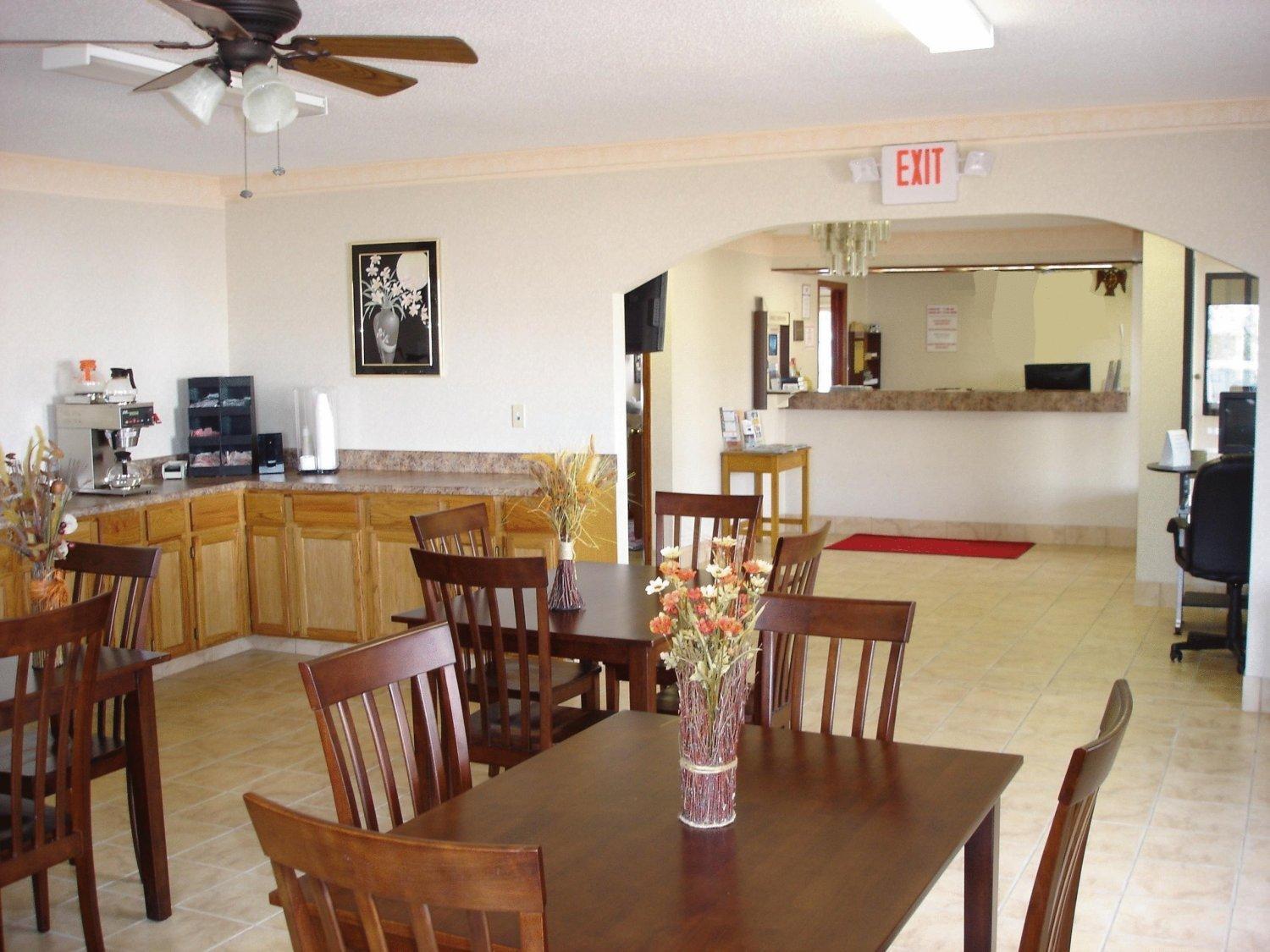 Americas Best Value Inn & Suites Macon at Eisenhower Pkwy photo 23