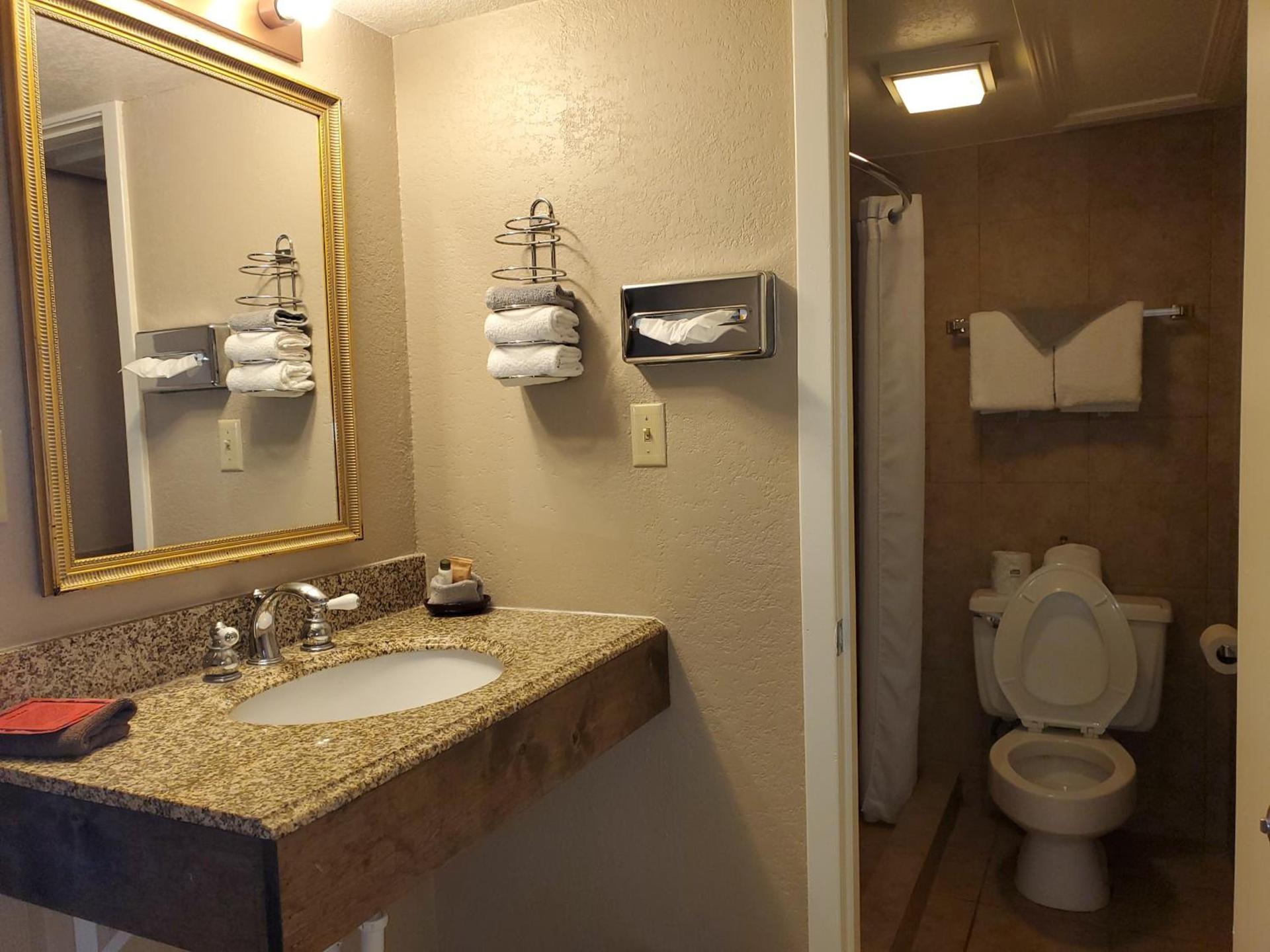 Kansas Country Inn photo 39