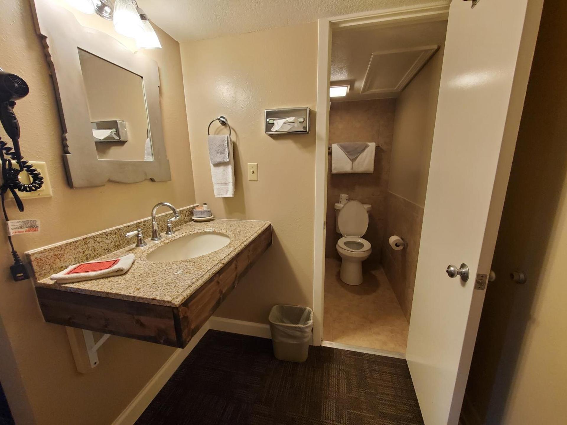Kansas Country Inn photo 33