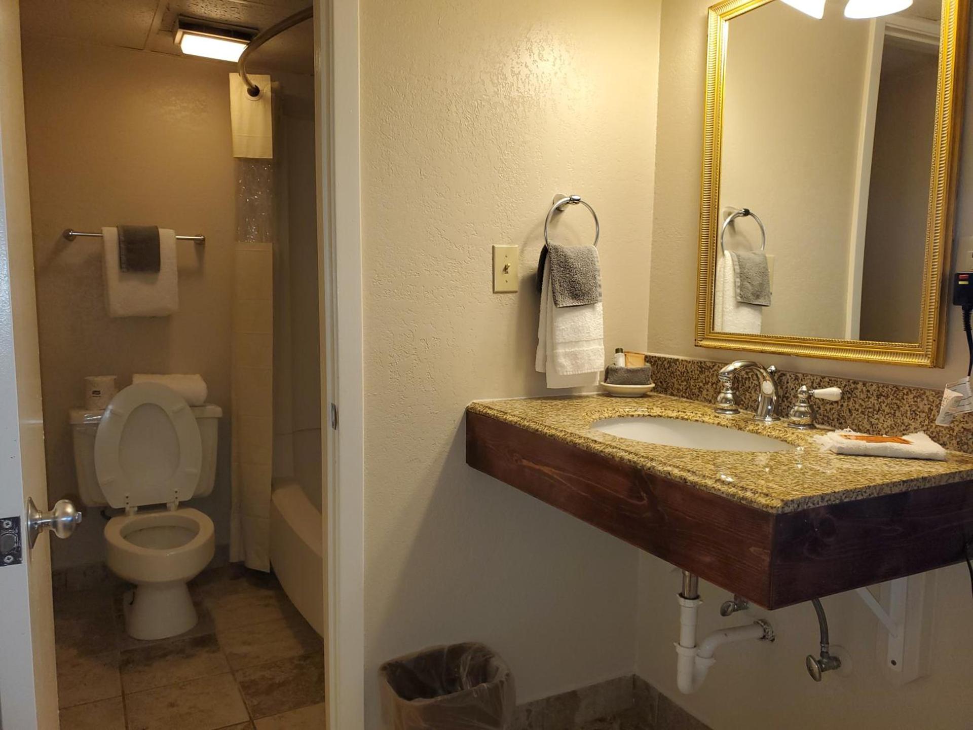 Kansas Country Inn photo 52