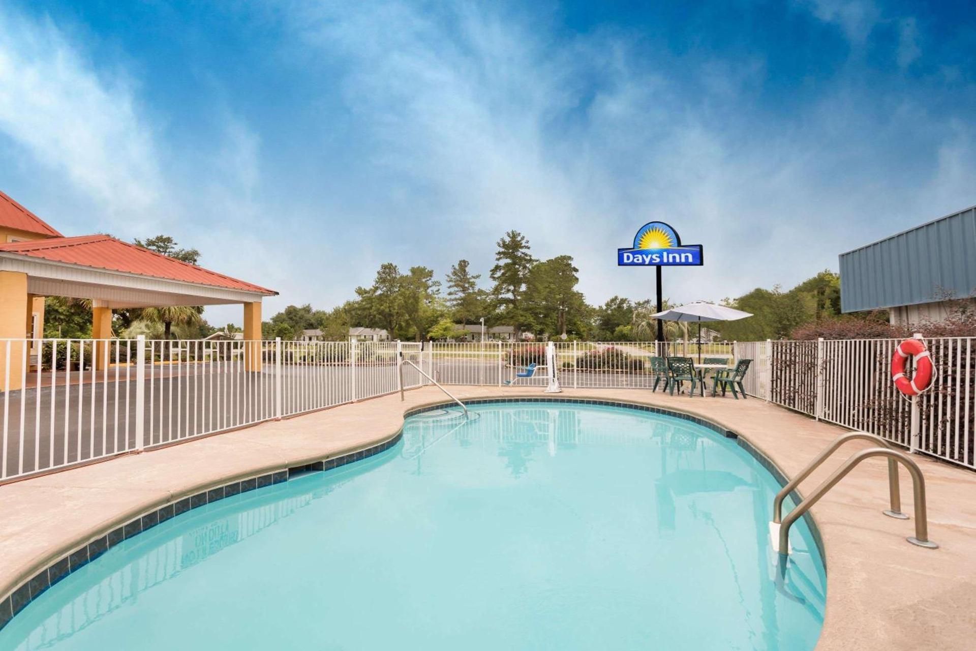 Days Inn by Wyndham Barnwell photo 10