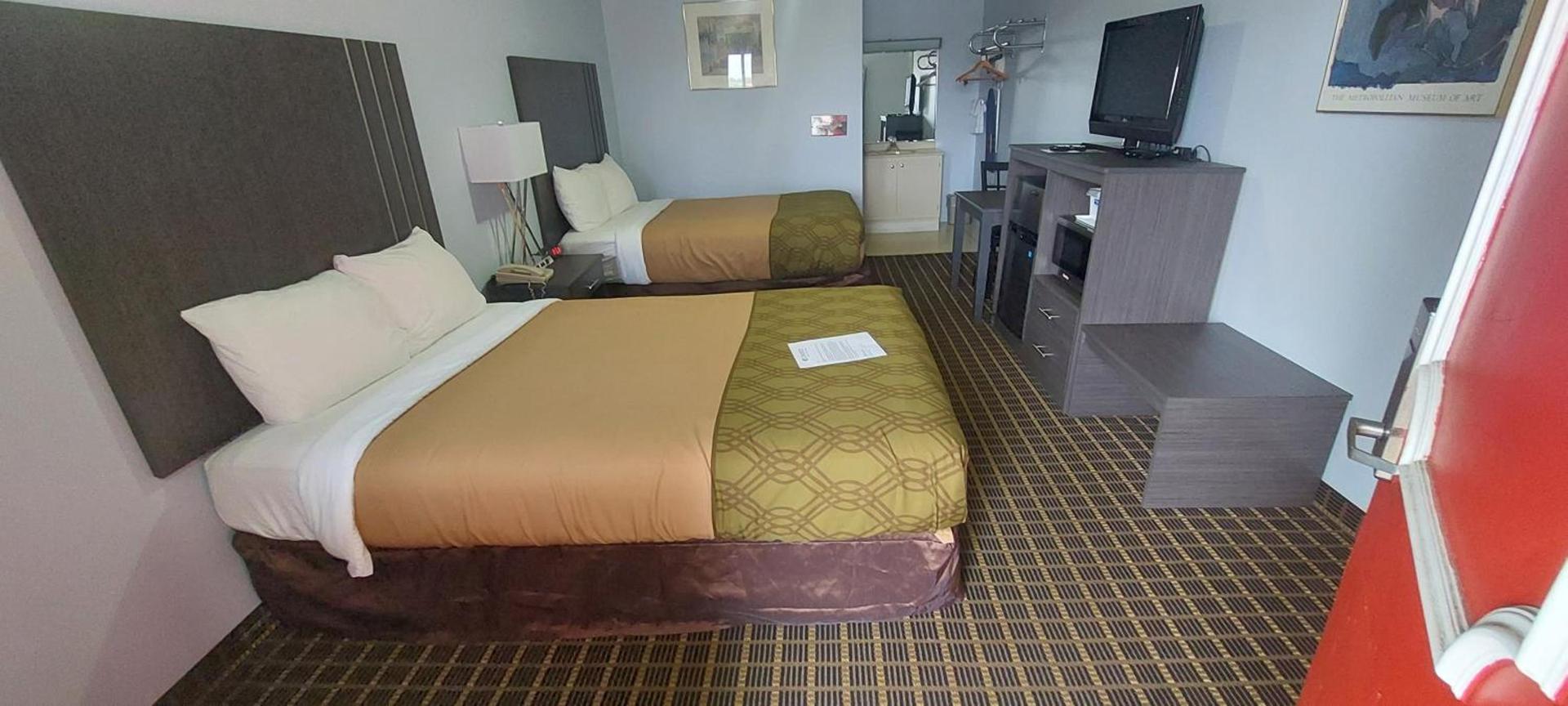 Rodeway Inn photo 16