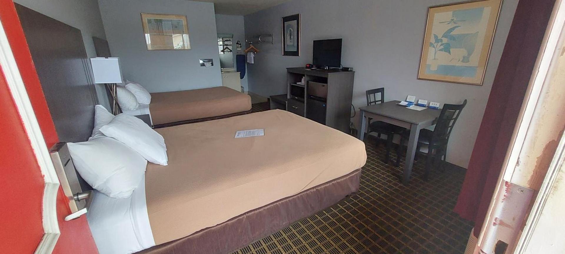 Rodeway Inn photo 18