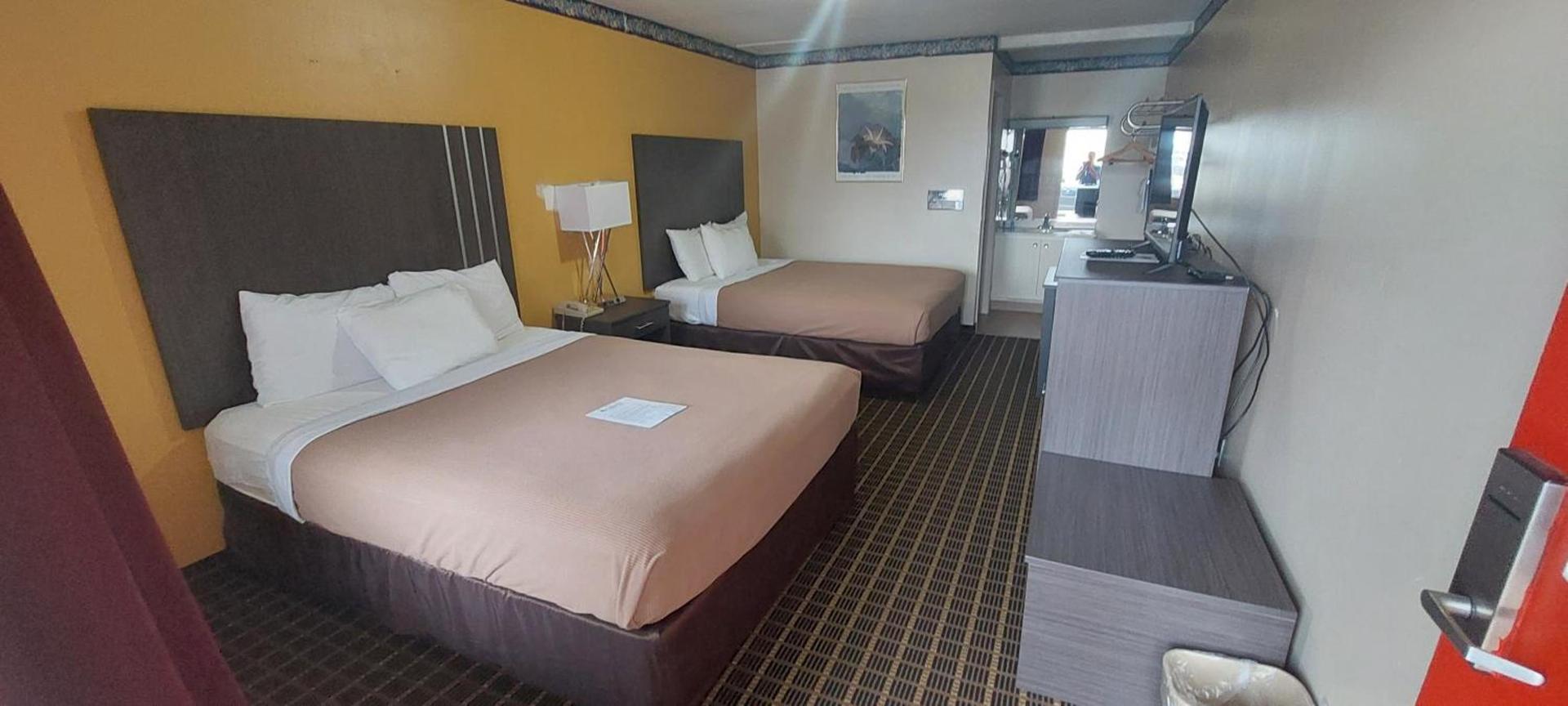 Rodeway Inn photo 21