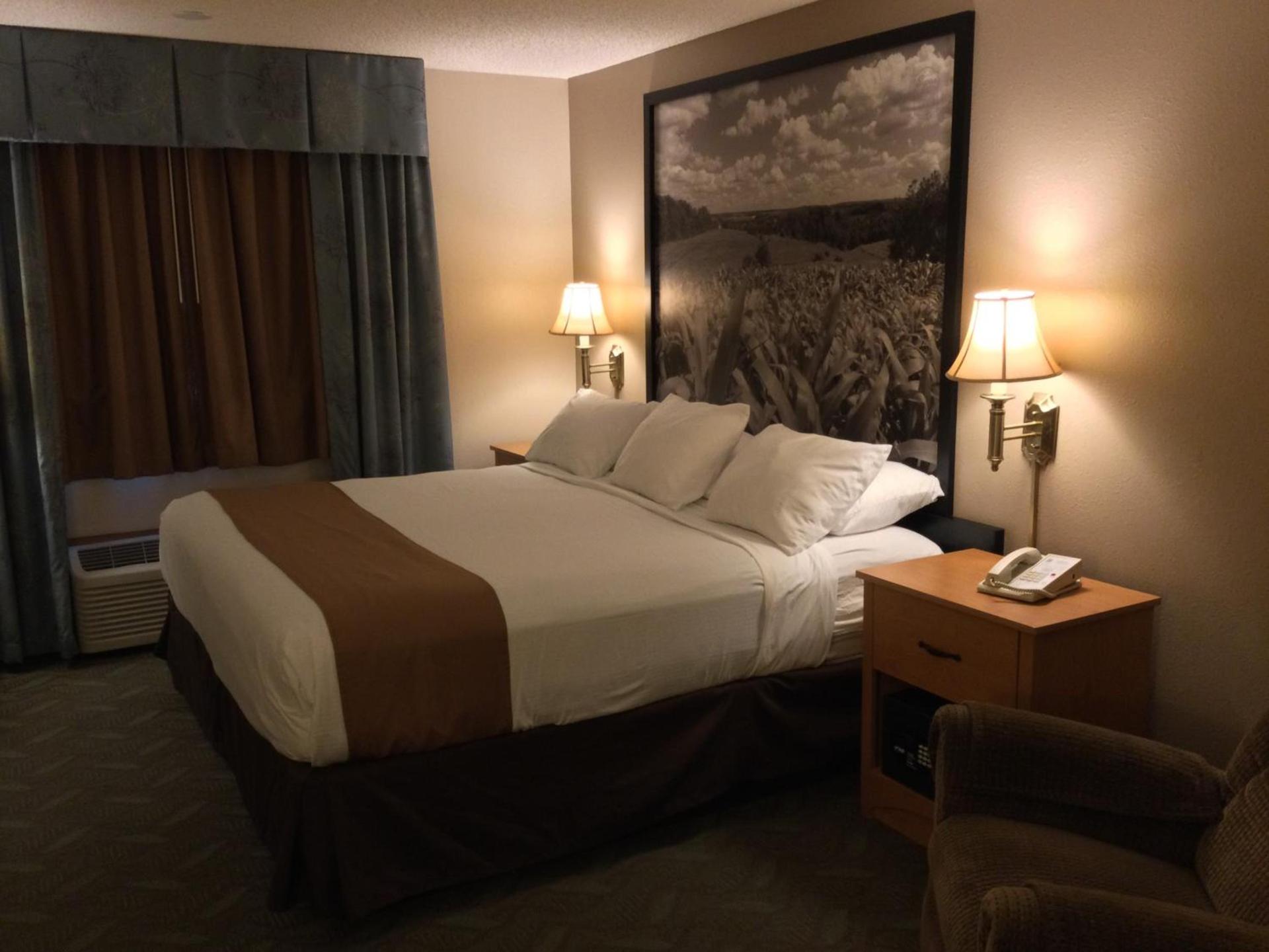 Super 8 by Wyndham Monroe WI photo 30