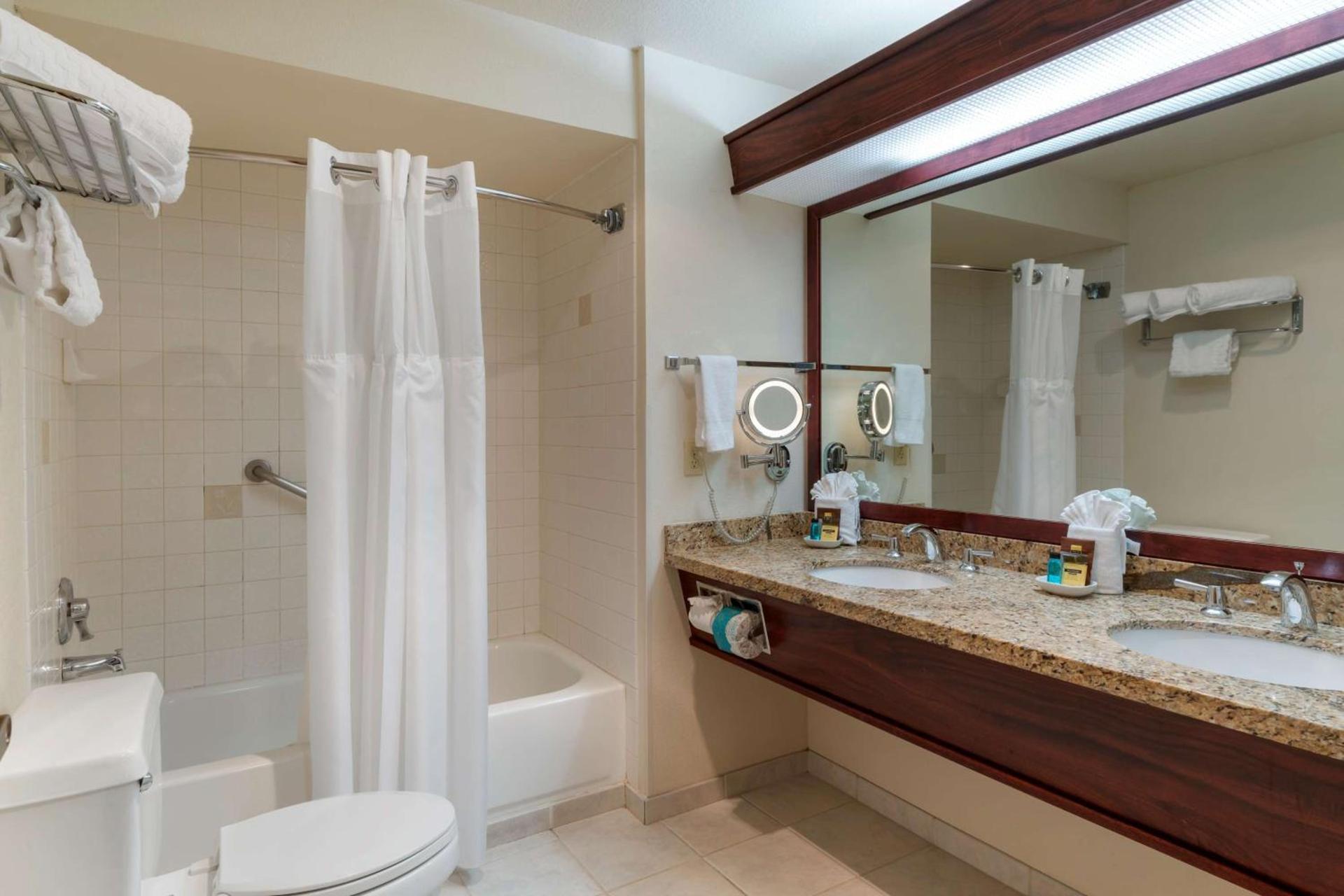 Best Western Plus Mill Creek Inn photo 11