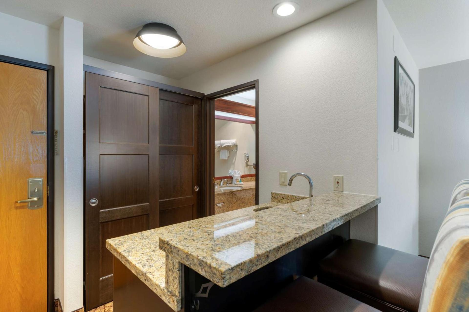 Best Western Plus Mill Creek Inn photo 23