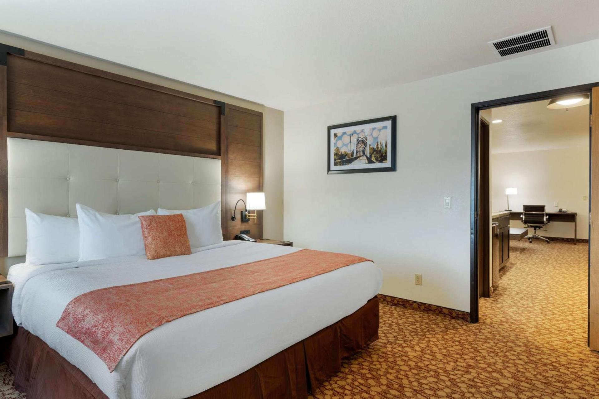 Best Western Plus Mill Creek Inn photo 27