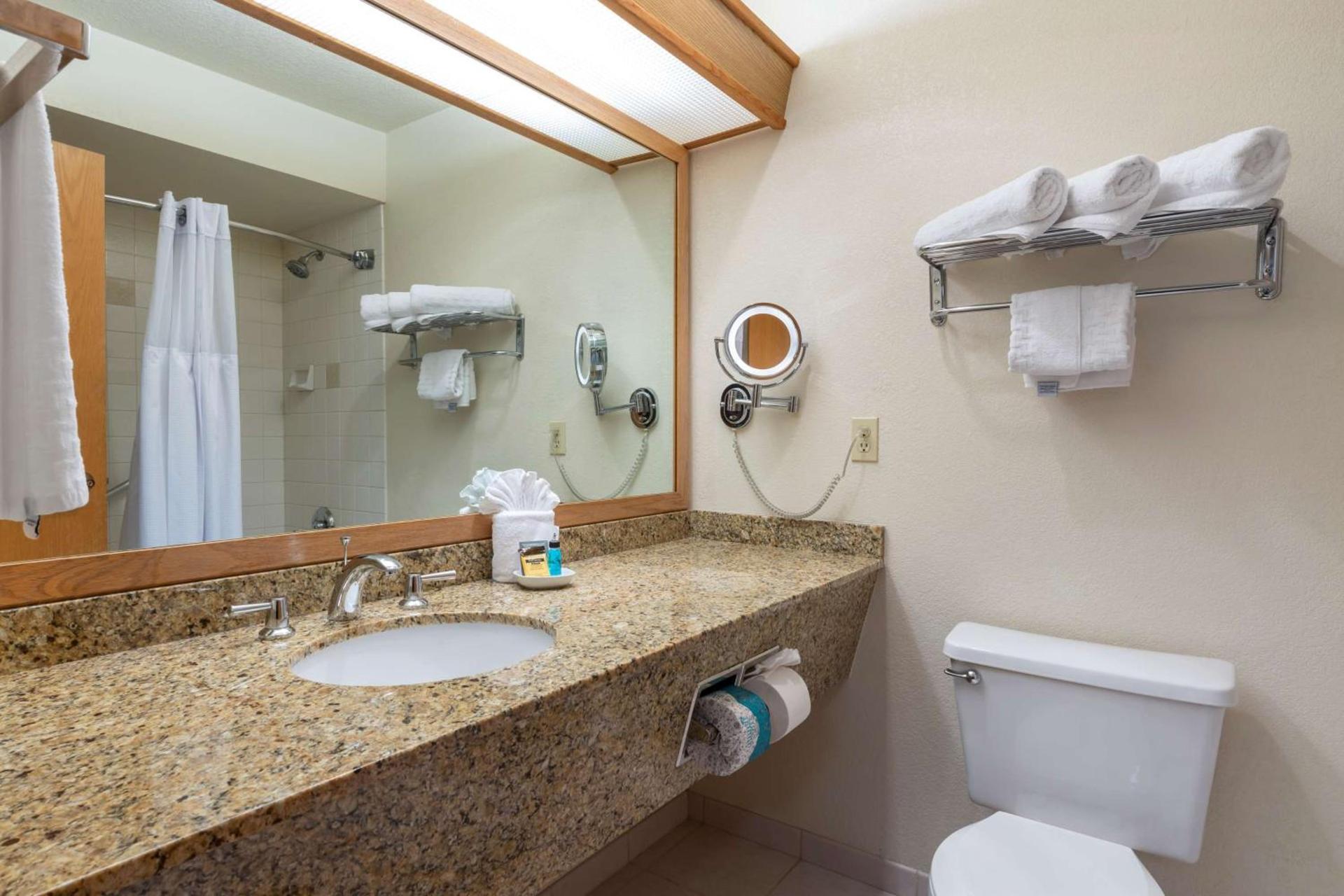 Best Western Plus Mill Creek Inn photo 32