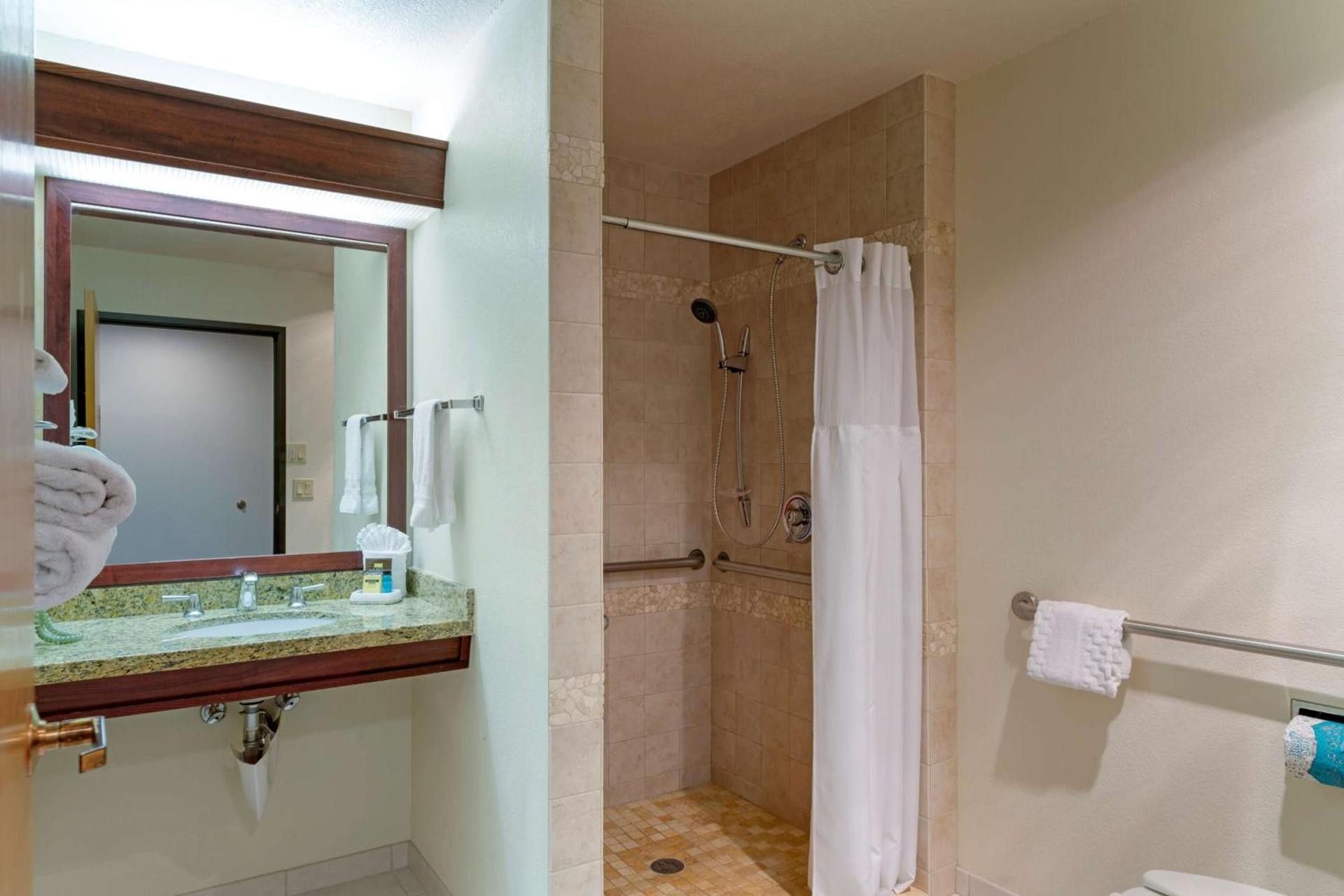 Best Western Plus Mill Creek Inn photo 37