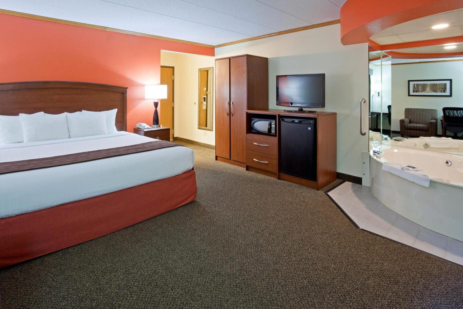 AmericInn by Wyndham Virginia photo 13