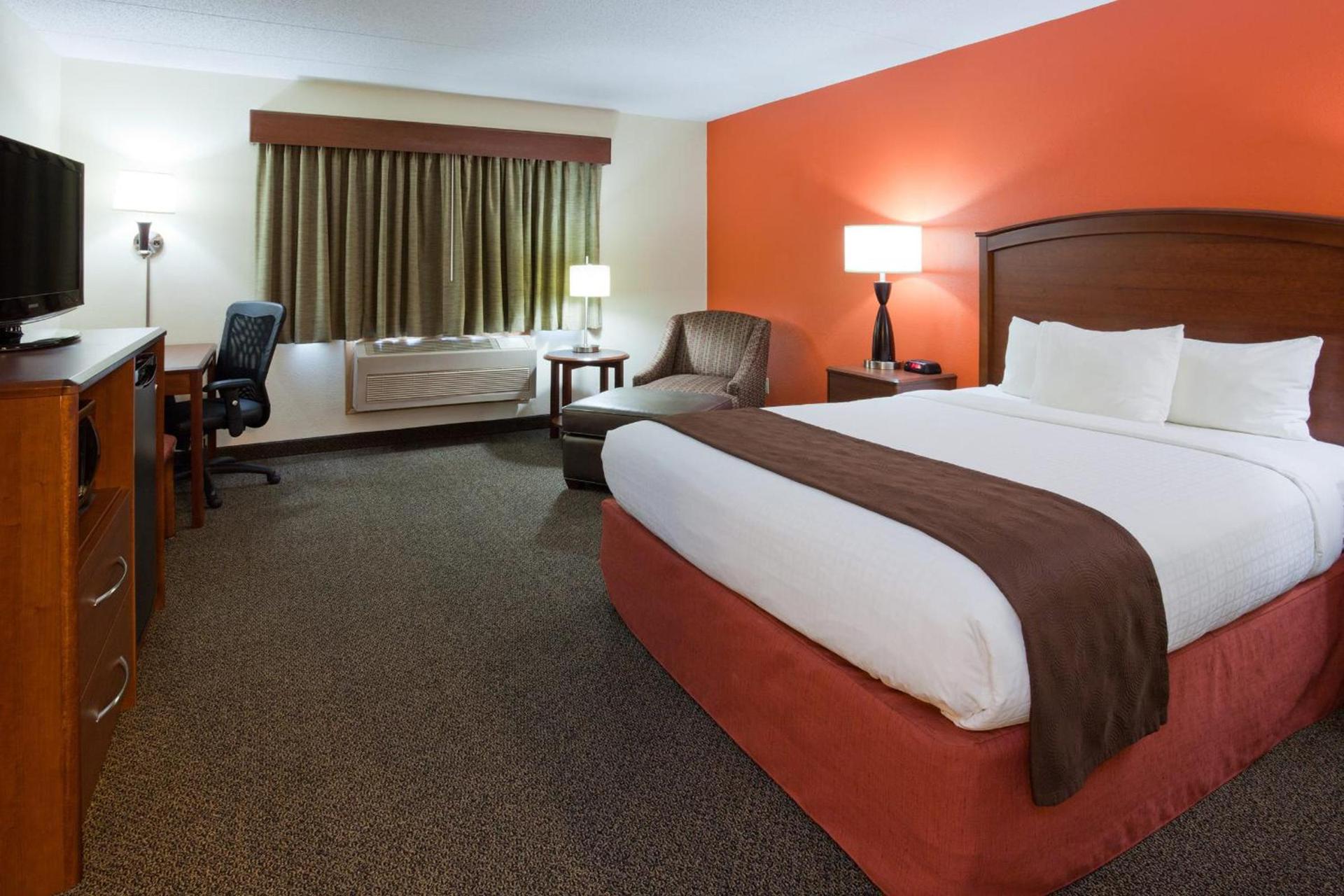 AmericInn by Wyndham Virginia photo 2