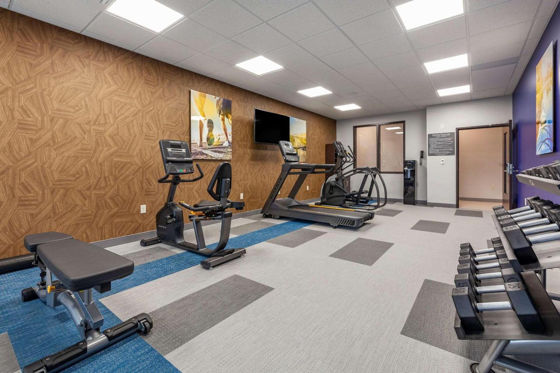 Comfort Suites Cottage Grove-Madison photo 16