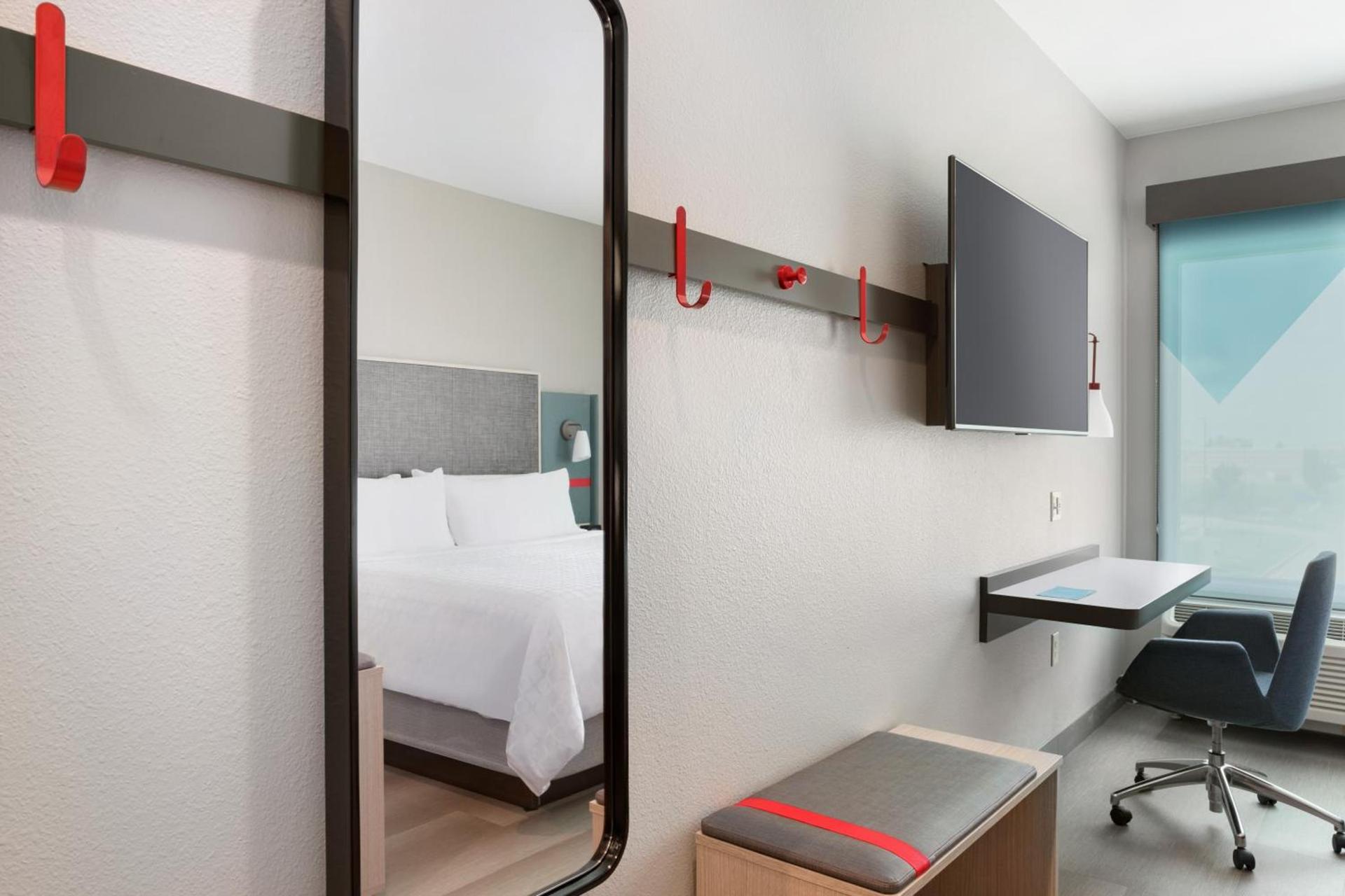 avid hotels - Chicago O Hare - Des Plaines photo 20