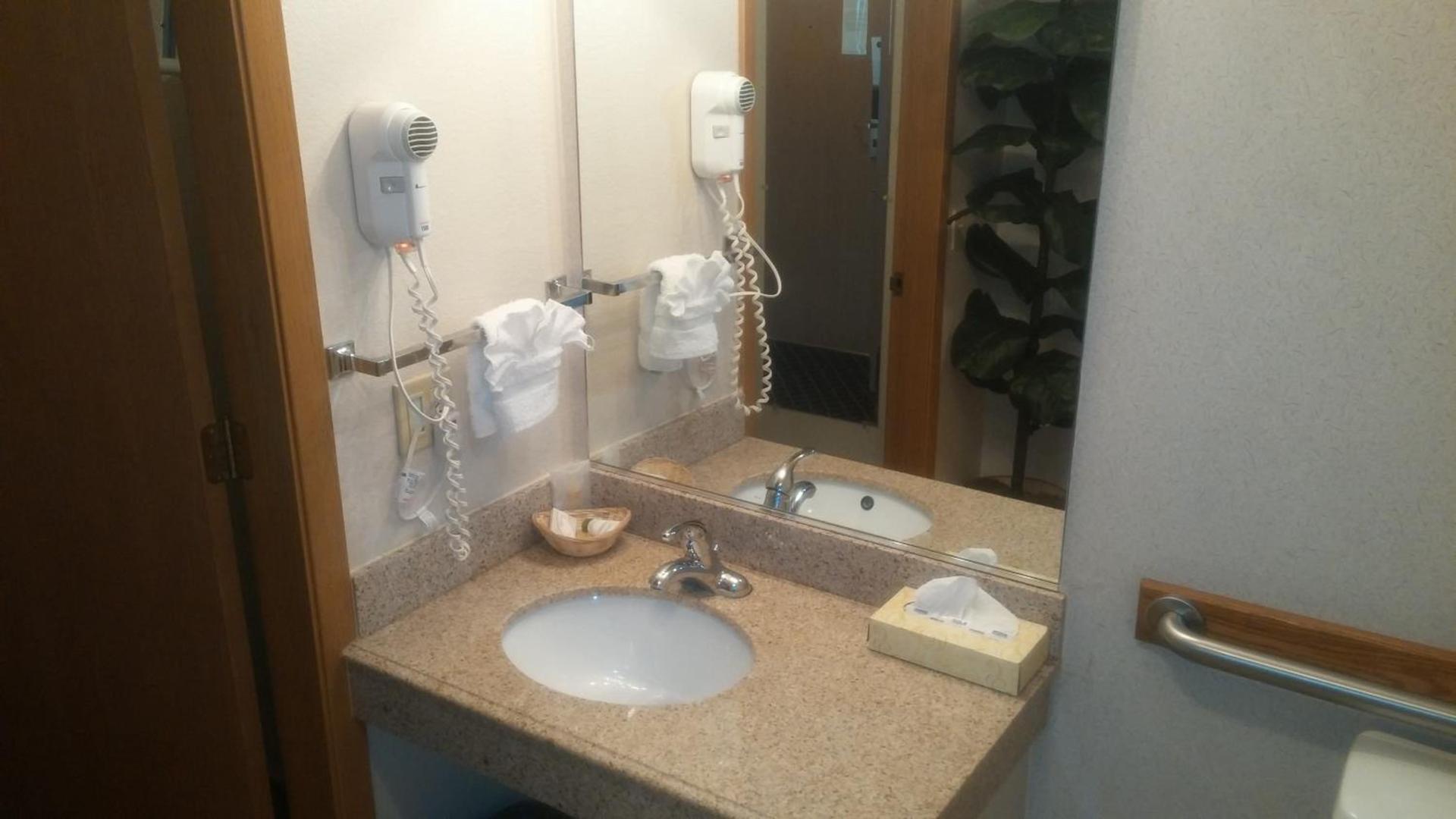 Sunrise Inn photo 85